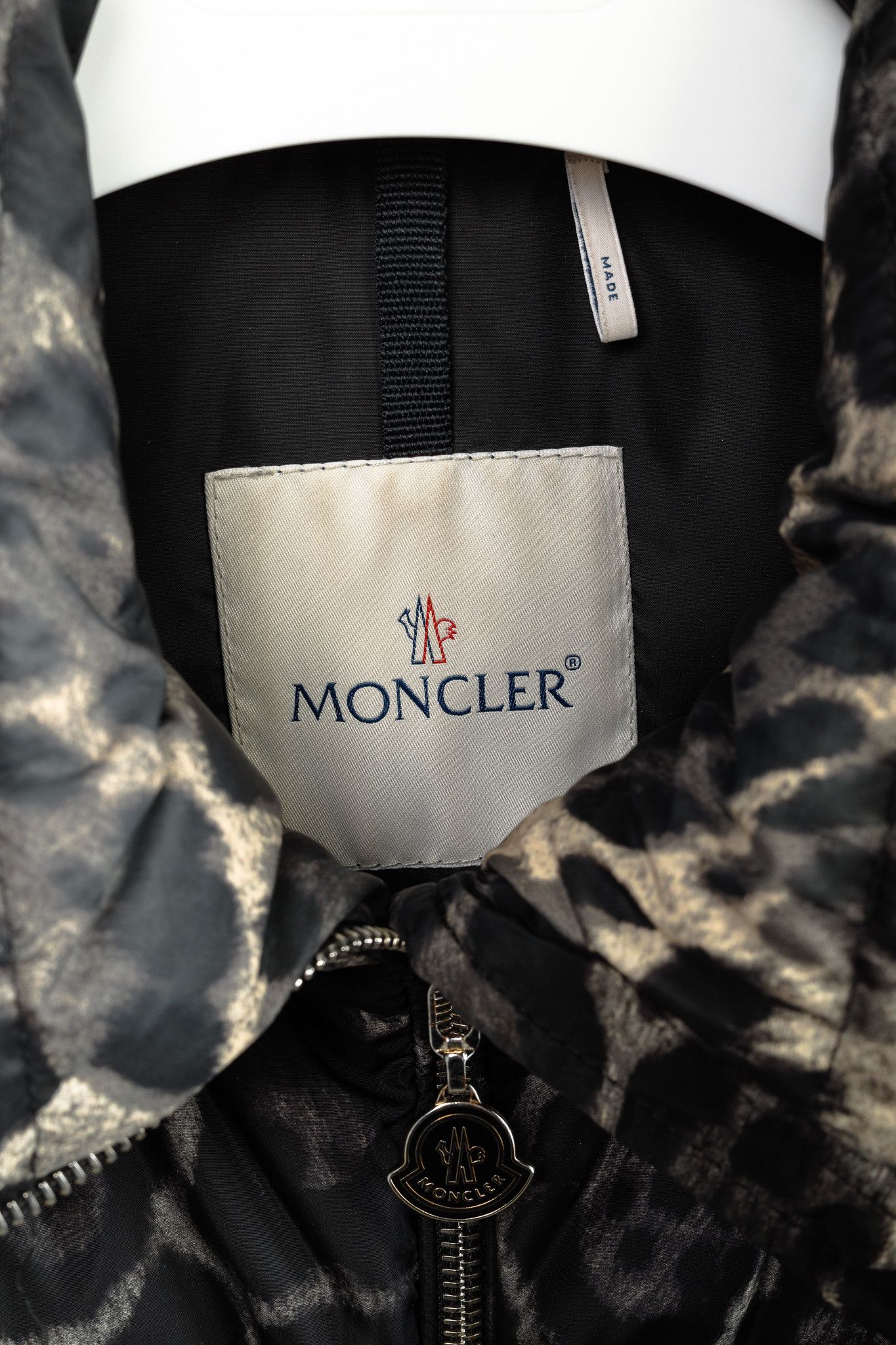 Moncler Moncler Torcelle Black Leopard Puffer Coat Size S / US 4 / IT 40 - 4 Thumbnail