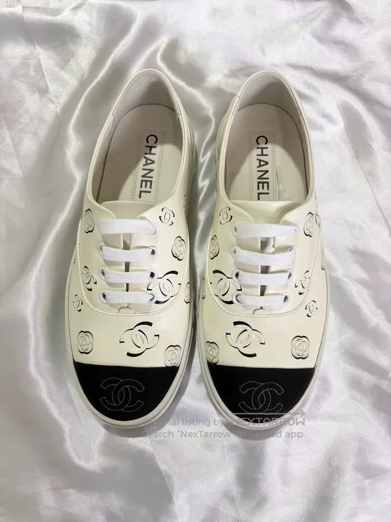 Chanel Chanel Cowhide small white shoes sneakers camelia pattern Size US 6.5 / IT 36.5 - 2 Thumbnail