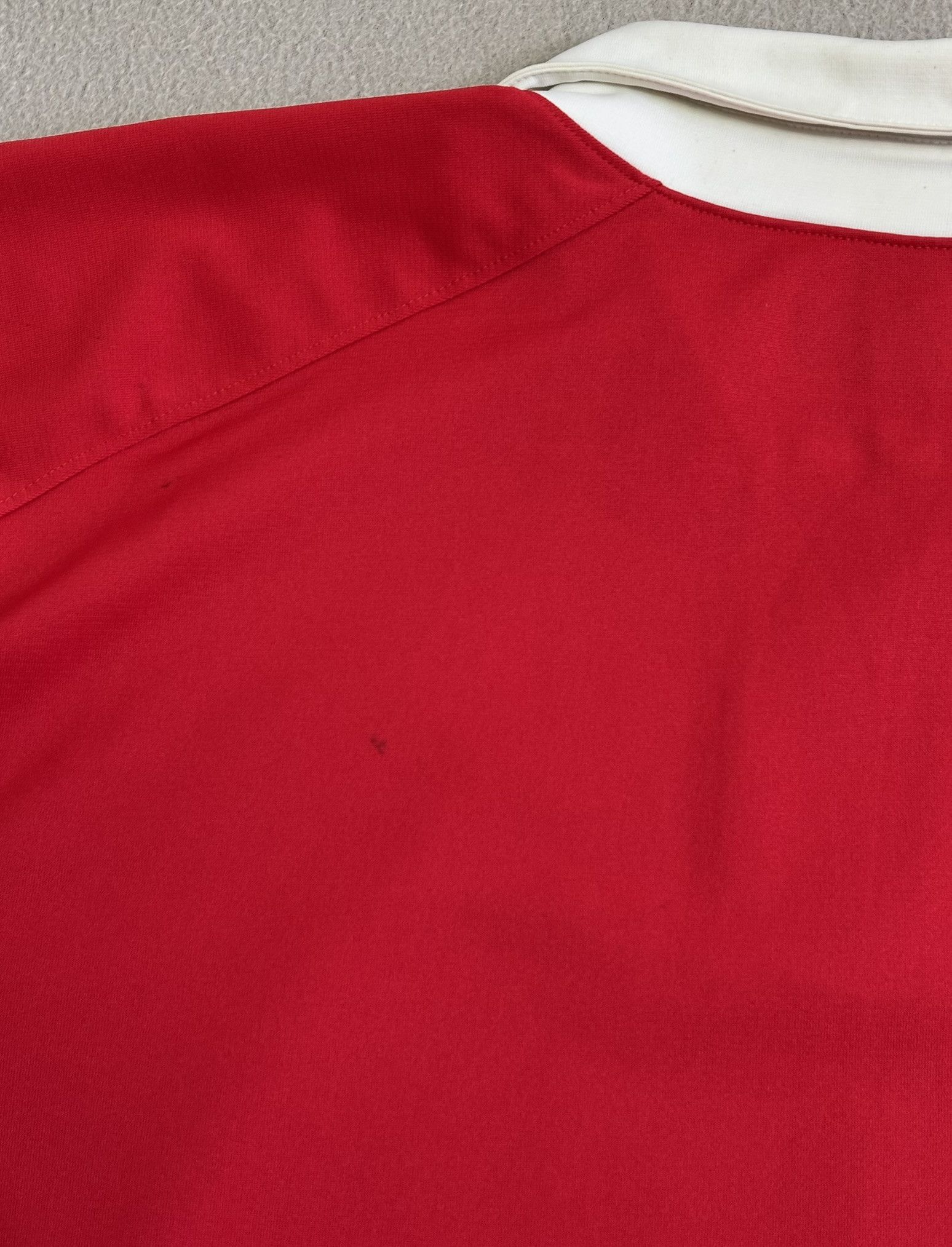 Under Armour Wales Rugby WRU 2008-2009 Under Armor jersey large Size US L / EU 52-54 / 3 - 13 Thumbnail