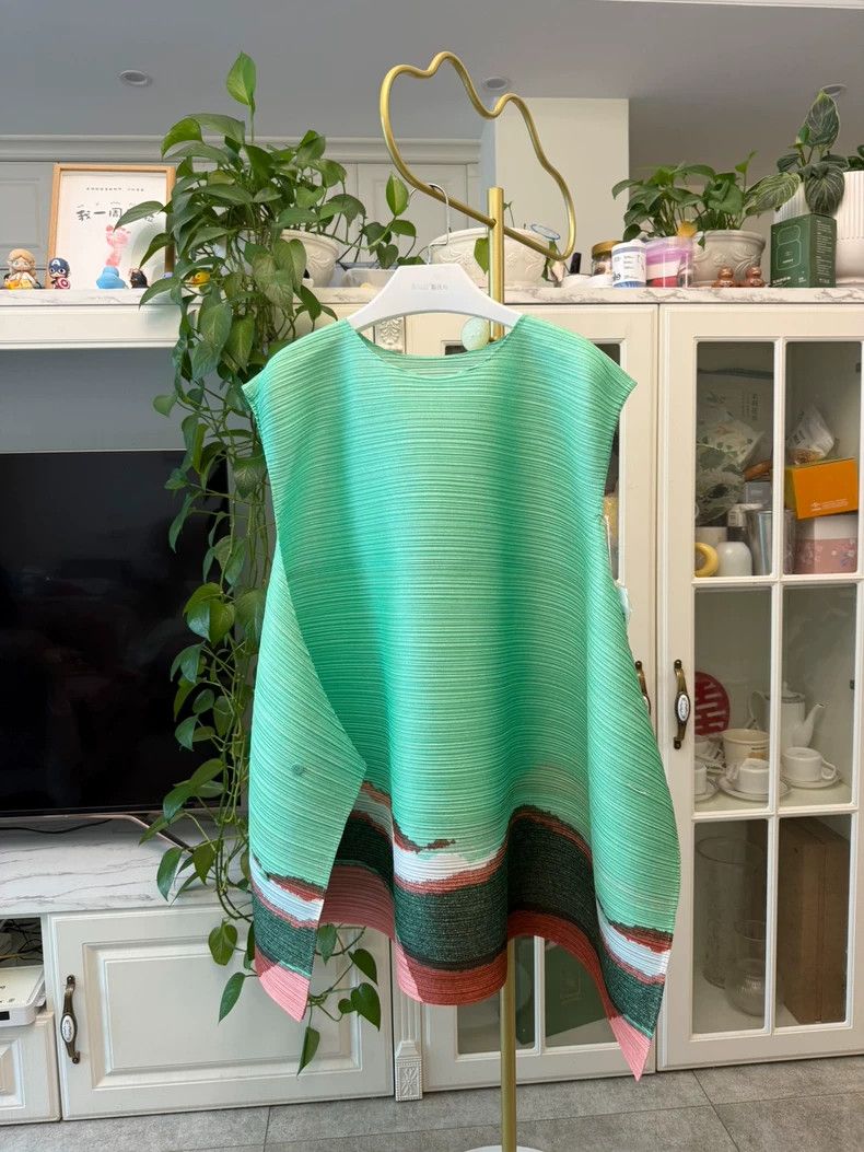 Issey Miyake Issey Miyake size:3 Green spring dress Size S / US 4 / IT 40 - 1 Thumbnail
