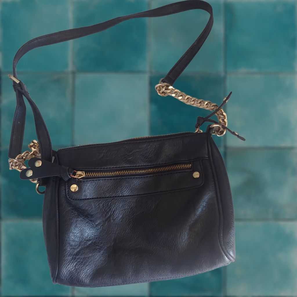 Vintage BP Gold Chain Black Crossbody Purse Bag Size ONE SIZE - 1 Thumbnail