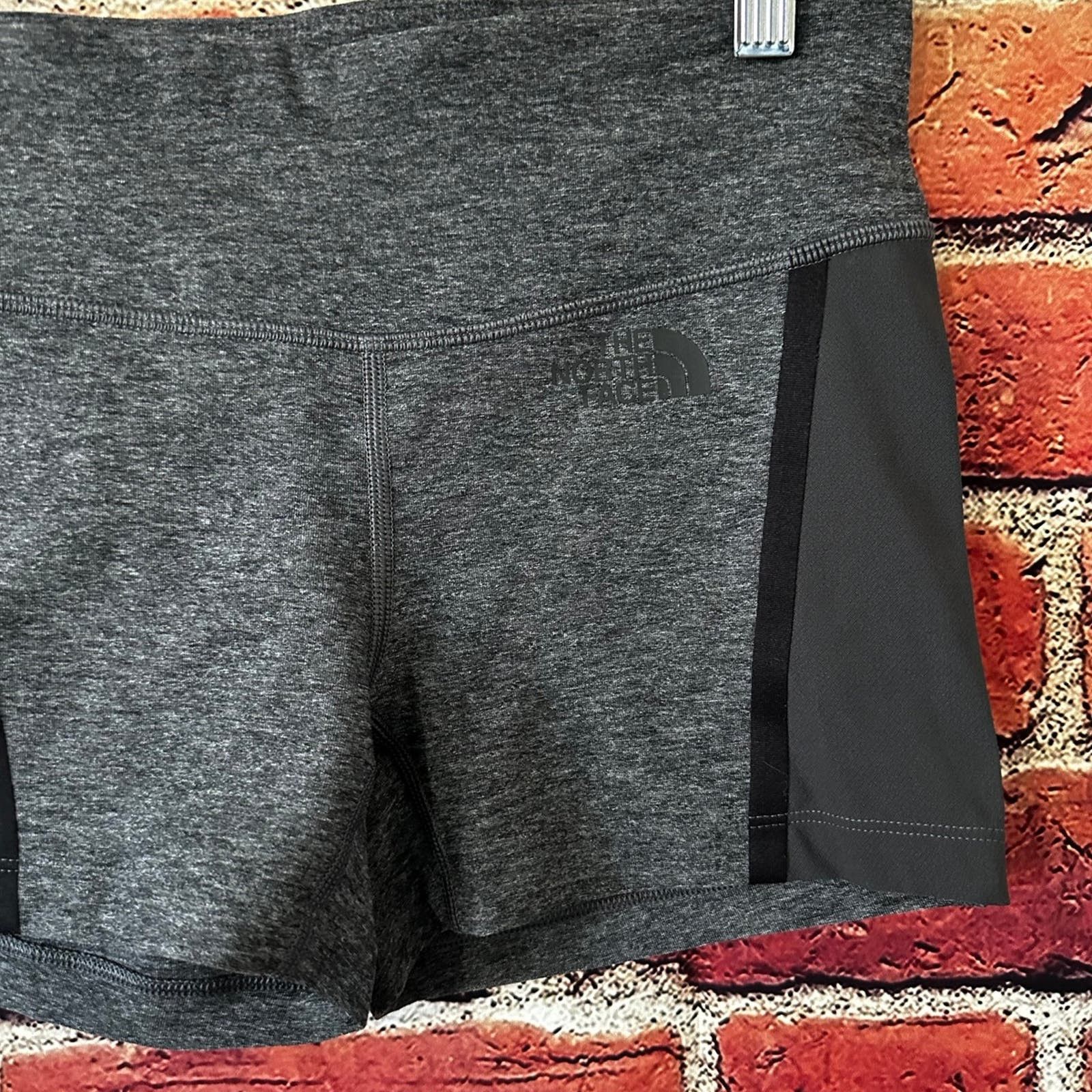 The North Face Woman’s the north face athletic shorts Size 27" / US 4 / IT 40 - 4 Thumbnail