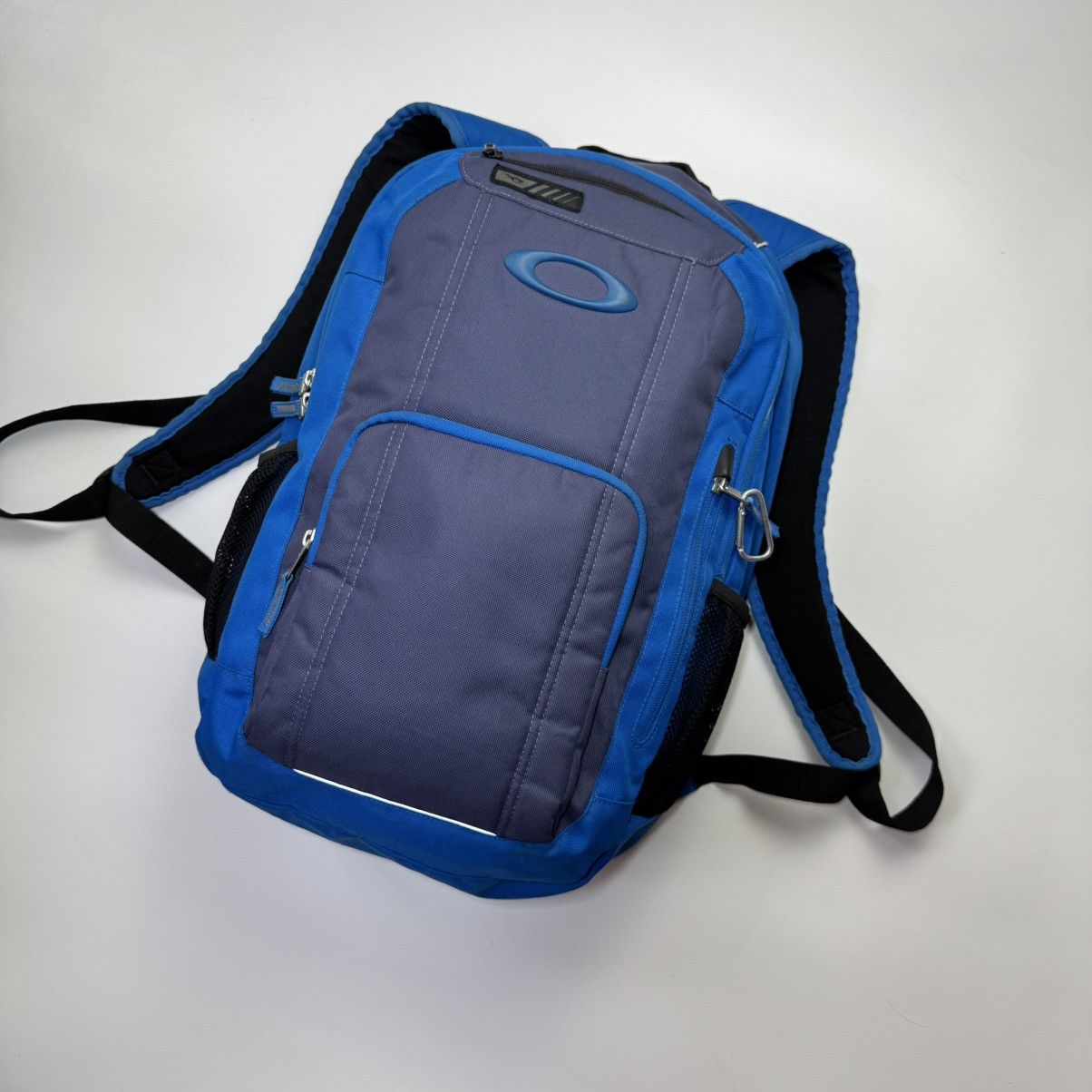 Oakley Vintage Y2K Oakley Backpack Size ONE SIZE - 1 Thumbnail