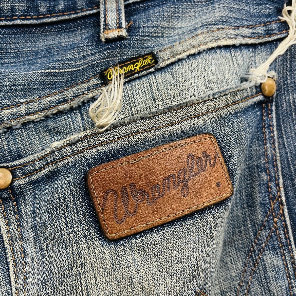 Japanese Brand Vintage Flared Wrangler Hidden Rivet Distressed Denim Jeans Size US 32 / EU 48 - 11 Thumbnail