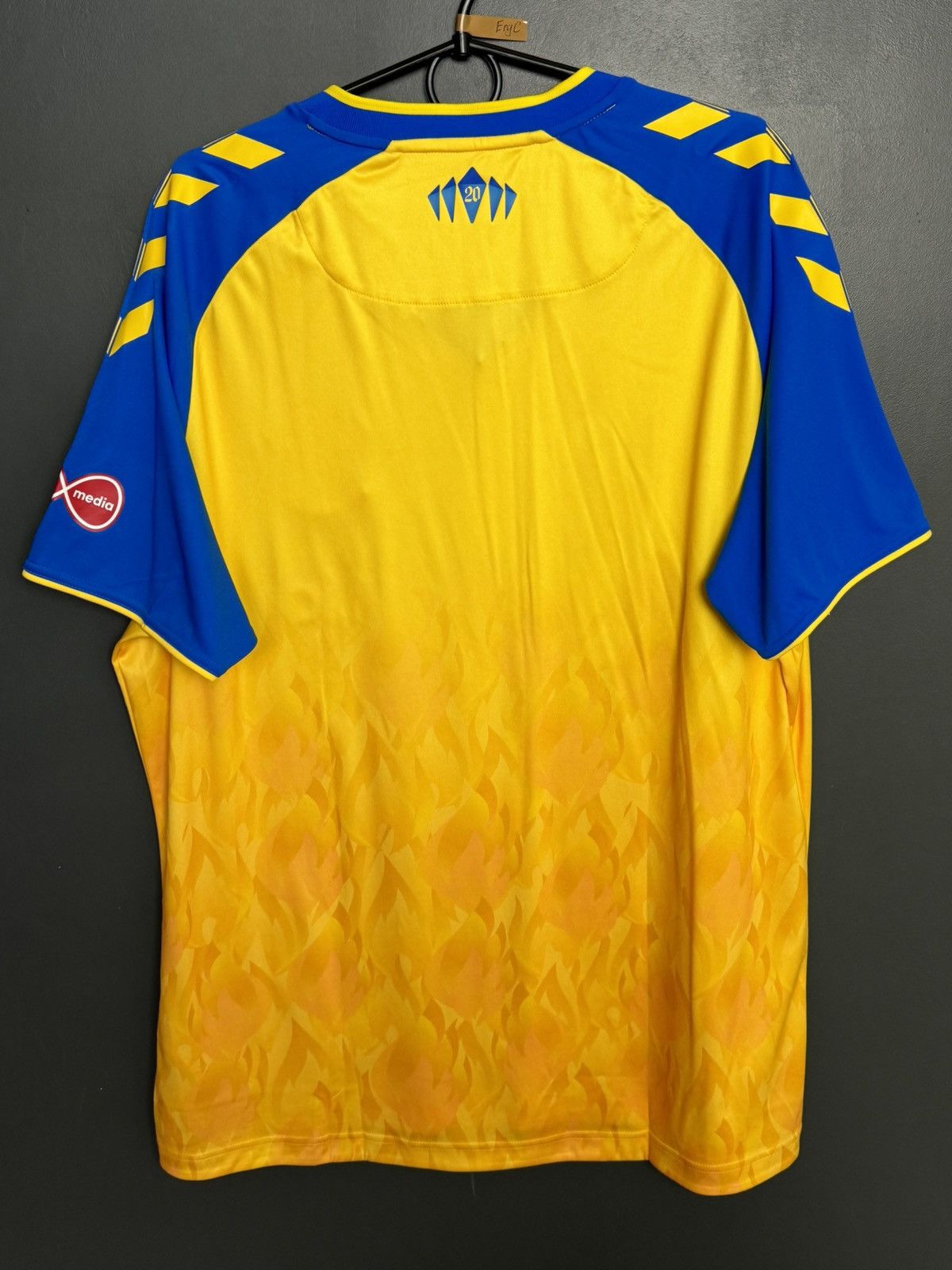 Hummel New Southampton 21/22 Away Football Jersey Size US XL / EU 56 / 4 - 2 Thumbnail