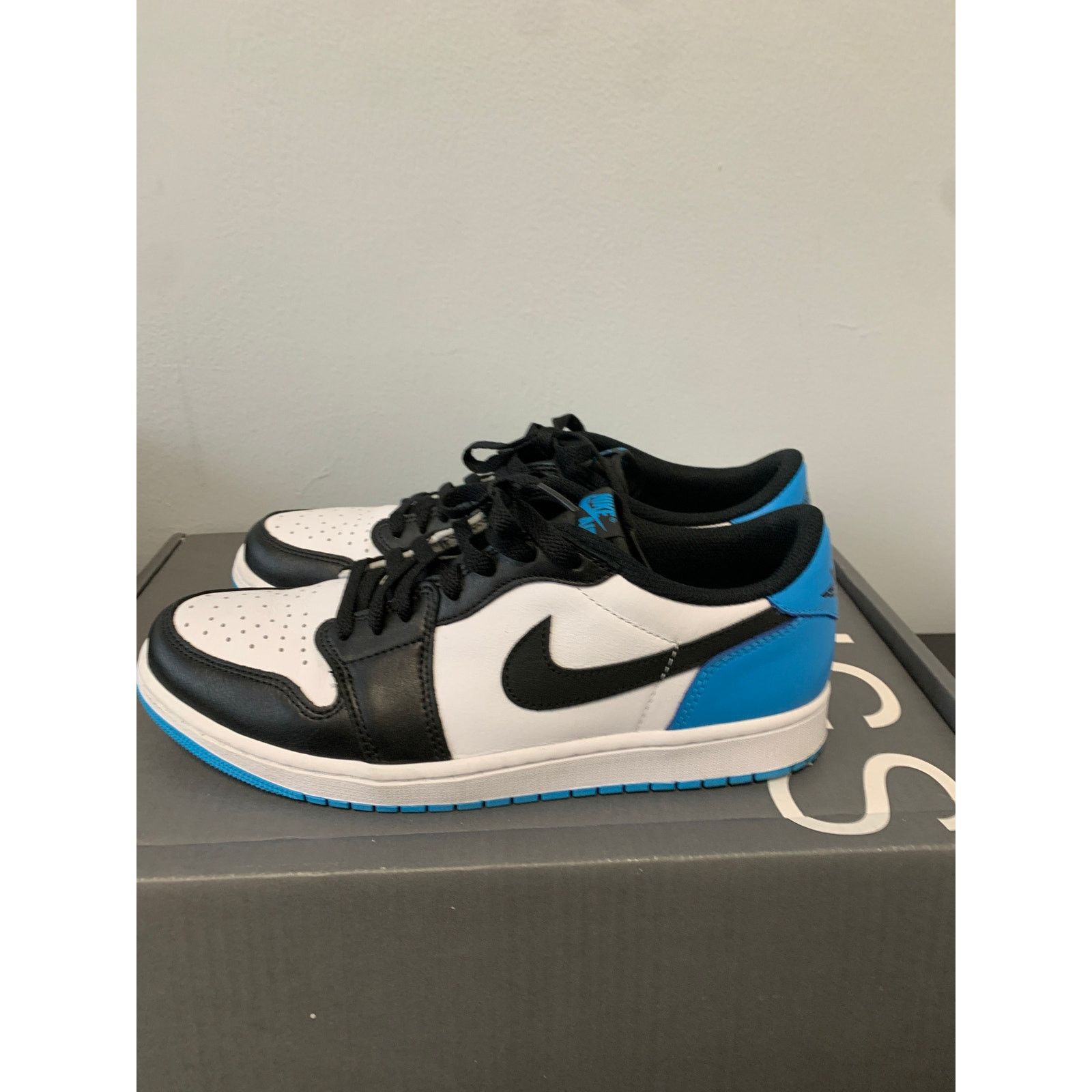 Nike Nike Air Jordan 1 Retro Low OG Black Blue Size 10.5 Used Size US 10.5 / EU 43-44 - 3 Thumbnail