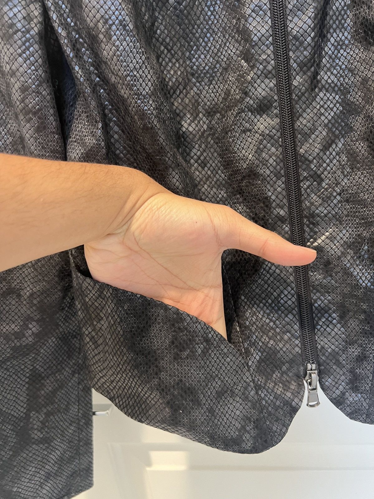 Emporio Armani Vintage Emporio Armani Snakeskin jacket Size S / US 4 / IT 40 - 4 Thumbnail