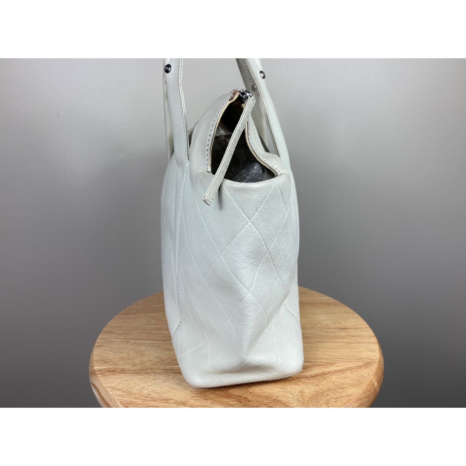 Chanel Authentic Chanel Vintage White All Day Top Handle Bag Size ONE SIZE - 4 Thumbnail