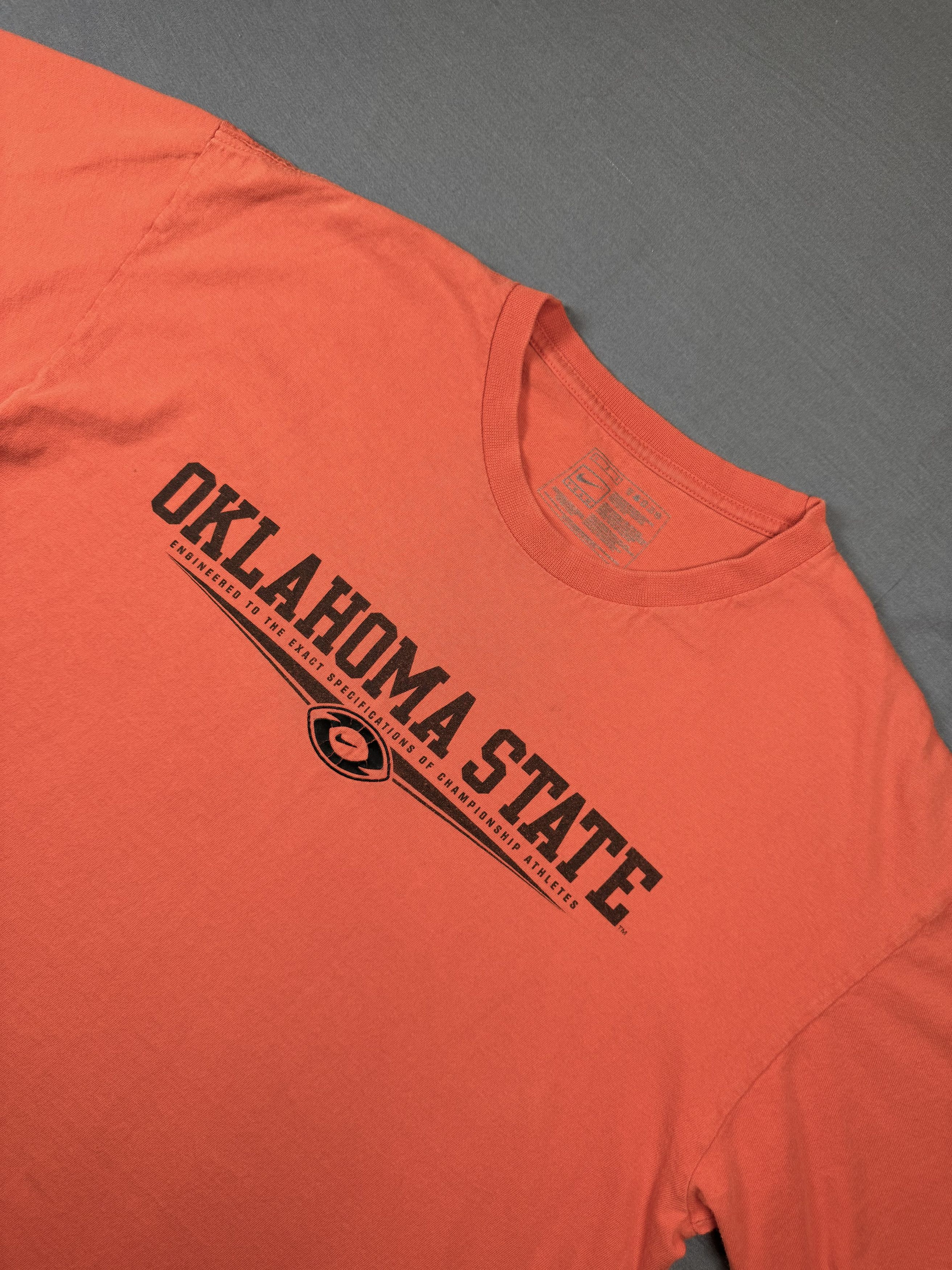 Nike Vintage Y2K Oklahoma State Cowboys Nike Graphic T-shirt Size US L / EU 52-54 / 3 - 1 Thumbnail