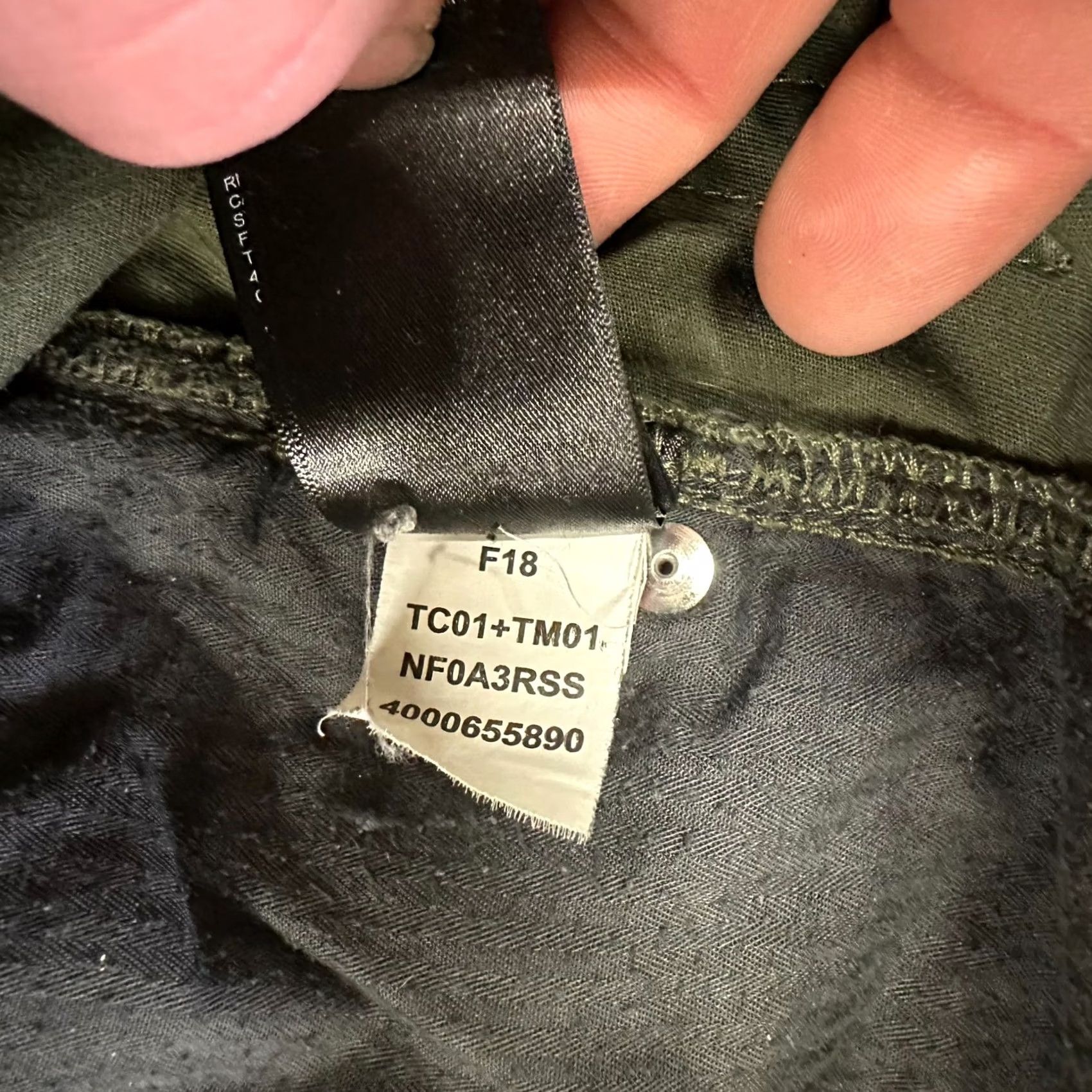 The North Face the North Face chino pants Men’s 36x30 Green Straight Leg Regular Waist 36 Inseam 30 Vintage: No Size US 36 / EU 52 - 5 Thumbnail
