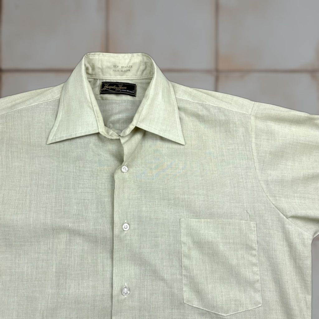 Van Heusen VINTAGE Van Heusen Dress Shirt Hampshire House Bradley 70s Green Adult Large Short Sleeve Button-Up Front Chest Pocket Mens Size 42R - 1 Thumbnail