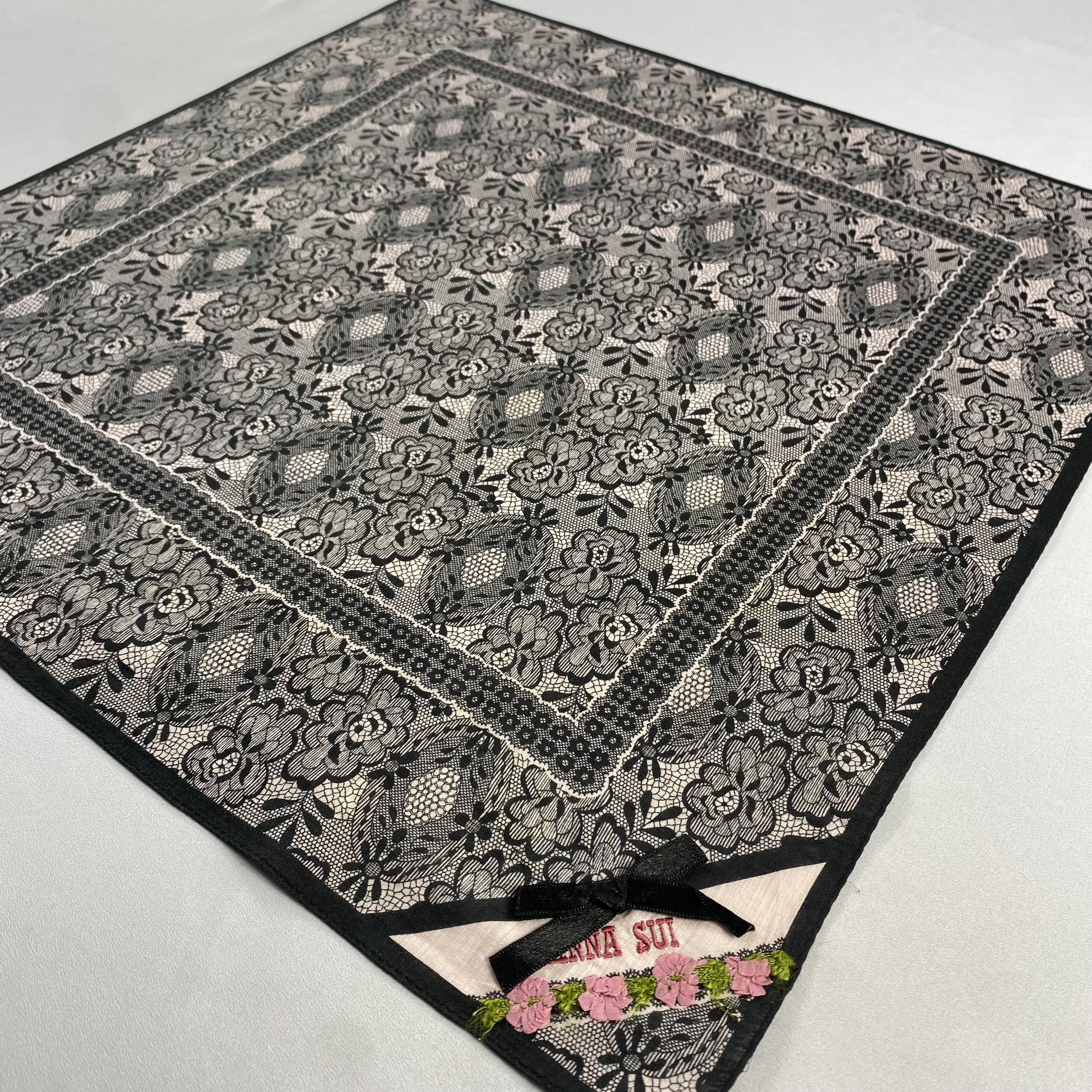 Vintage Anna Sui Bandana/ Handkerchief / Neckerchief-P1382 Size ONE SIZE - 2 Thumbnail