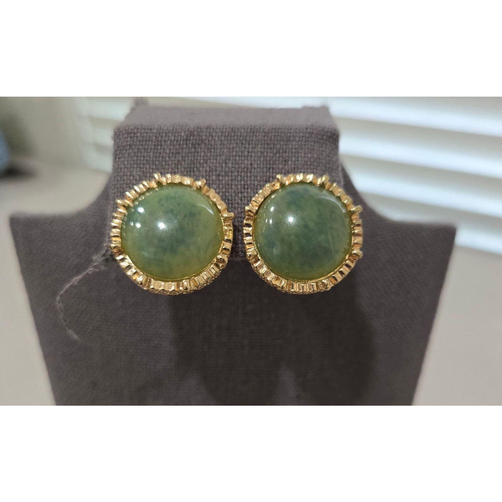 Other Green Stone Surrounded by Gold Metal Stud Earrings Size ONE SIZE - 1 Thumbnail