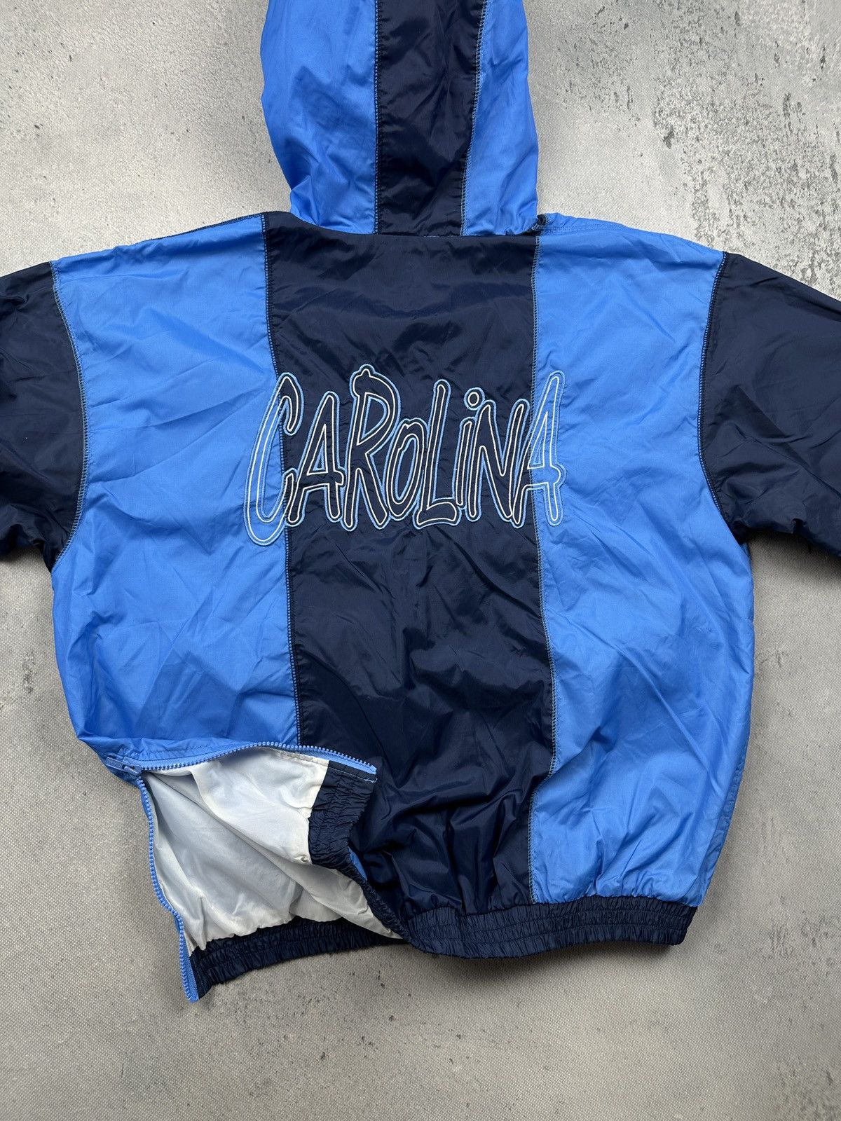 Starter Vintage Starter North Carolina Heels Hooded Pullover Jacket Size US L / EU 52-54 / 3 - 13 Thumbnail