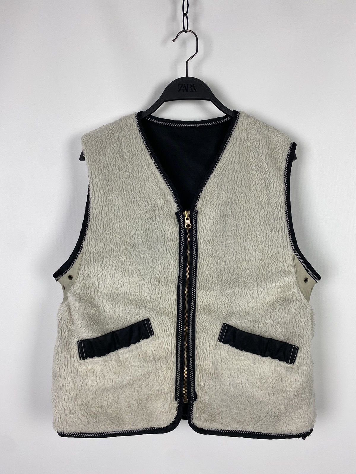 Diesel 1990s Vintage Distressed Diesel Reversible Nylon Sherpa Vest Size US S / EU 44-46 / 1 - 10 Thumbnail