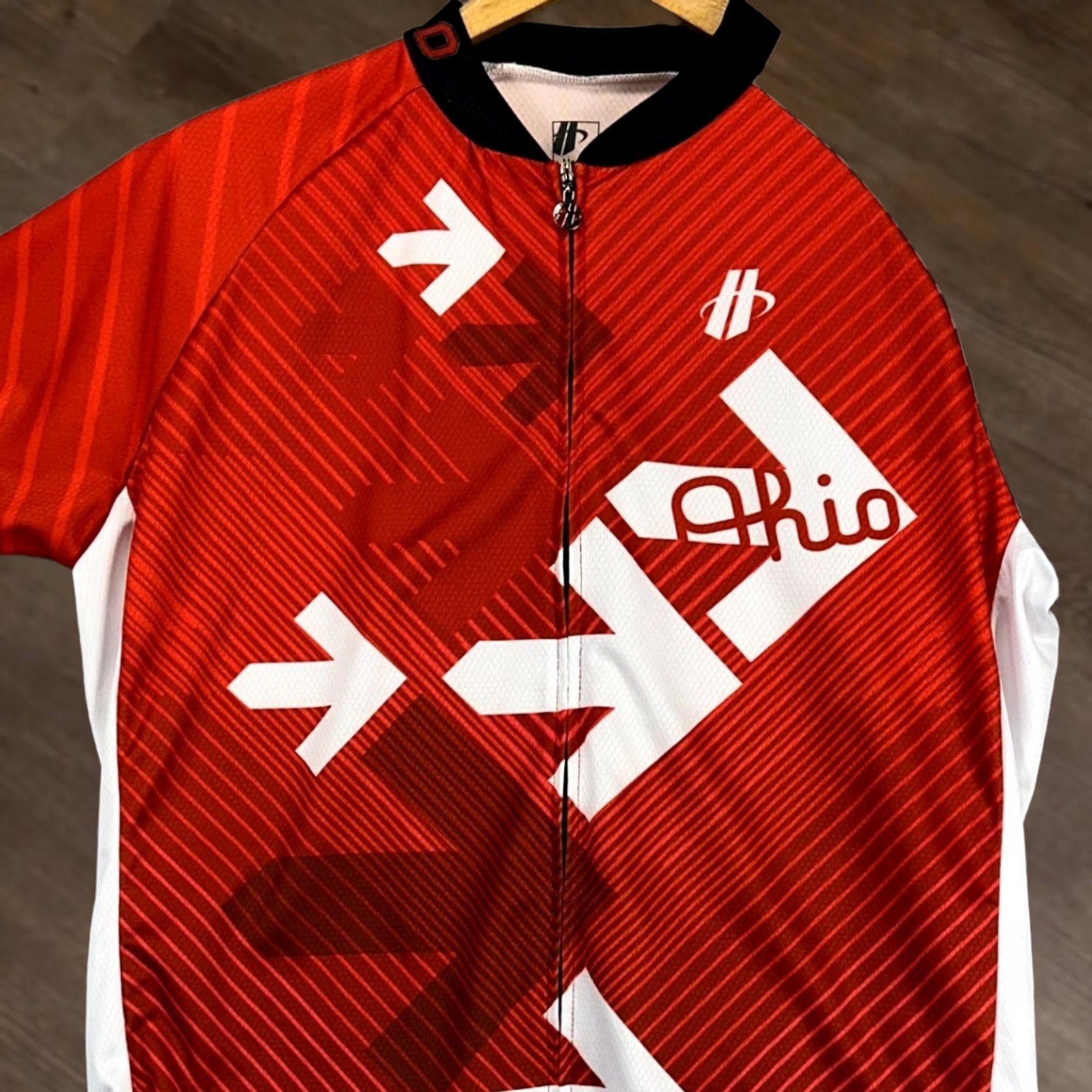 Vintage VINTAGE Ohio Ste Buckeyes Mens Cycling Jersey Shirt Medium Red Geometric Zip Up Hincapie Size US M / EU 48-50 / 2 - 1 Thumbnail