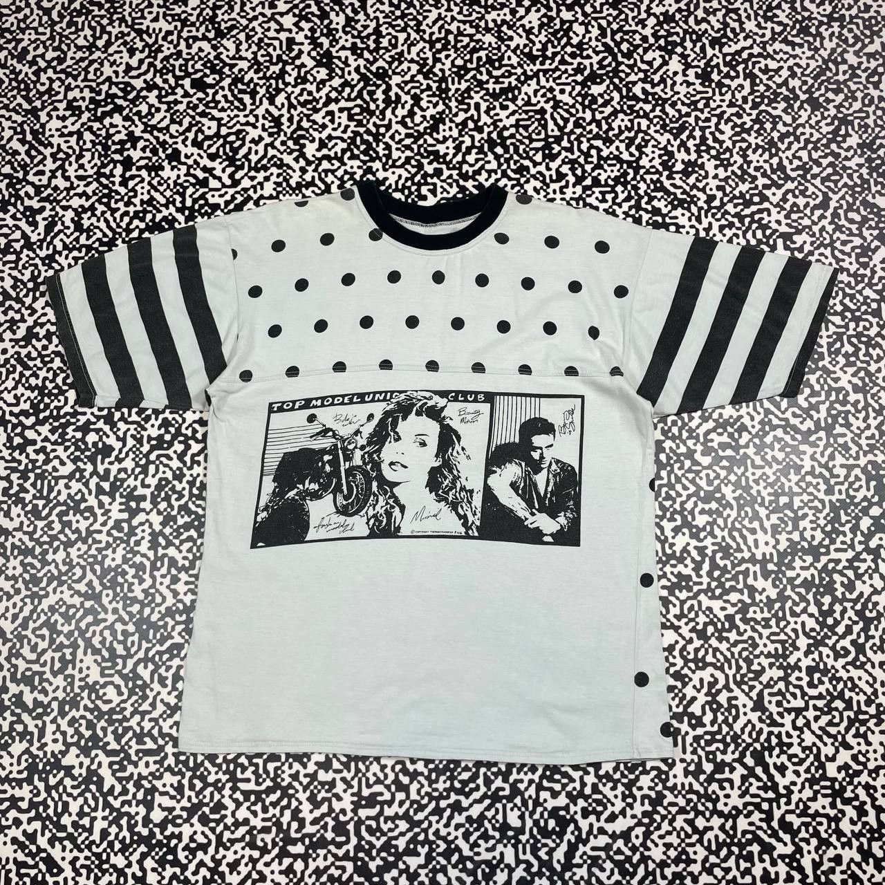 Vintage Vintage 90s Movie Top Model Retro Japanese Style T-shirt Size US XL / EU 56 / 4 - 1 Thumbnail