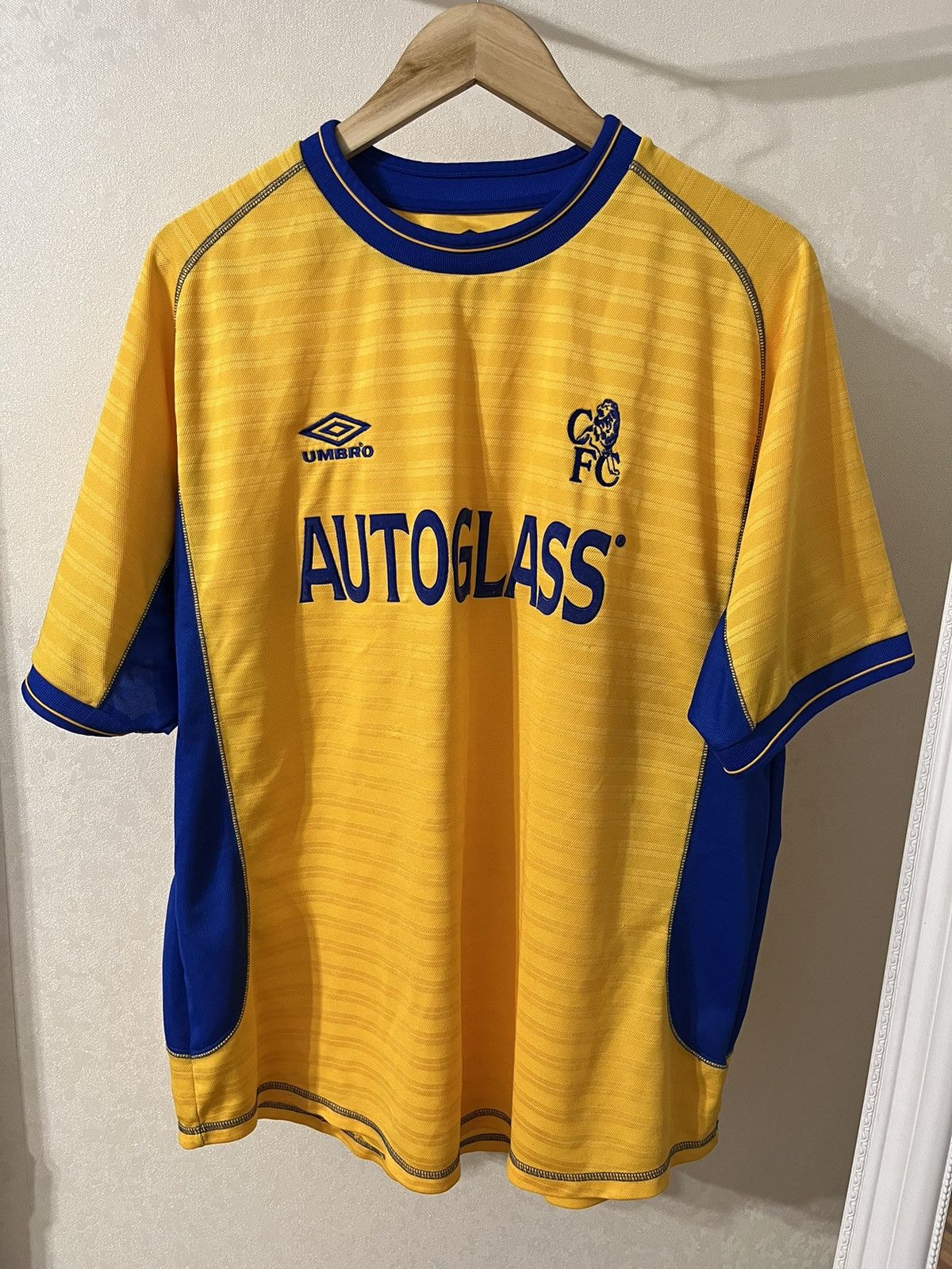 Other Umbro Chelsea 00/01 Away Jersey Size US XL / EU 56 / 4 - 1 Thumbnail