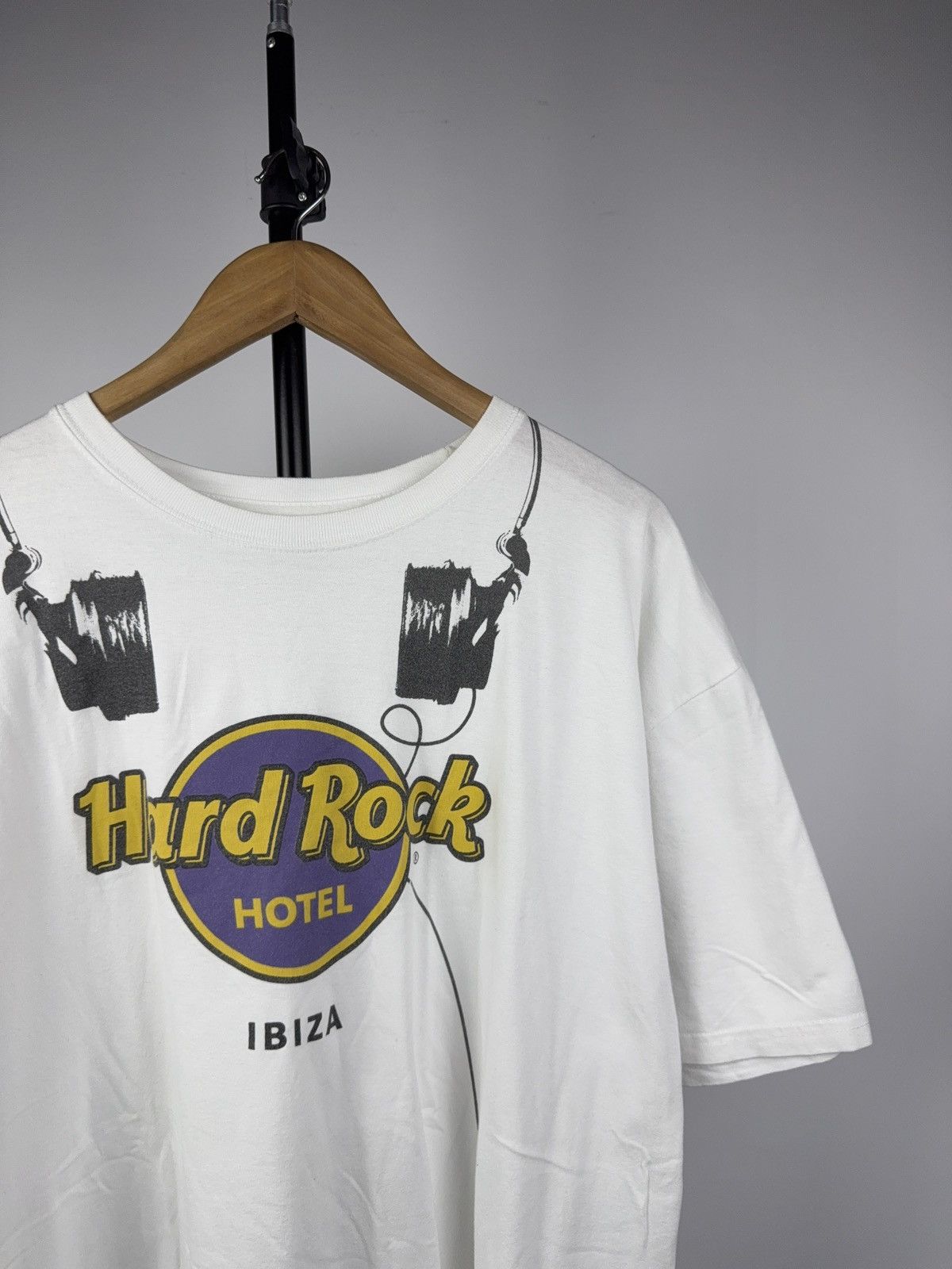 Hard Rock Cafe Hard Rock Hotel Ibiza Graphic Headphones T-Shirt White XXL Size US XL / EU 56 / 4 - 2 Thumbnail