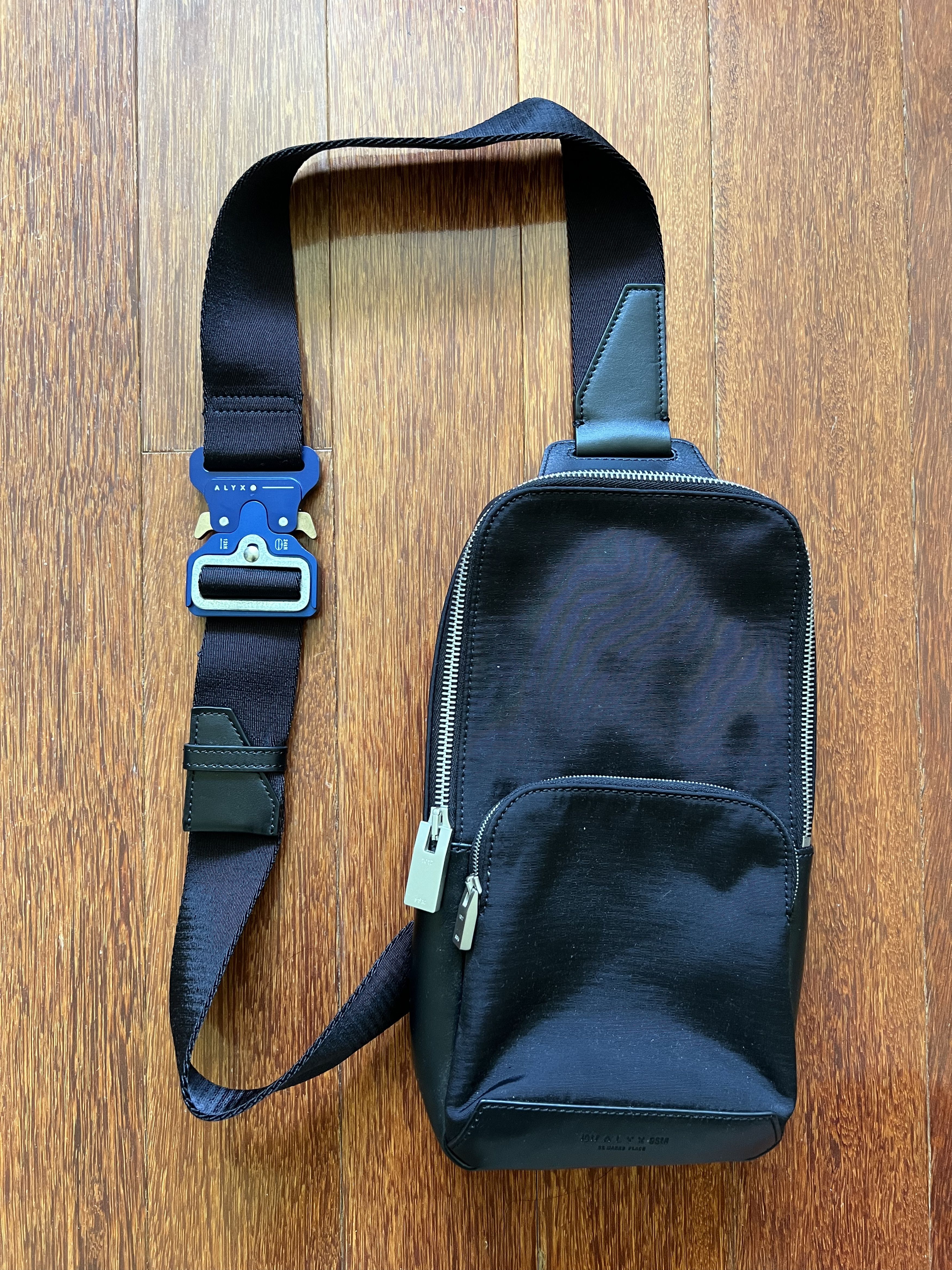1017 ALYX 9SM 💚 2021 Alyx x END. Black Nylon Crossbody with Blue Buckle Size ONE SIZE - 1 Thumbnail
