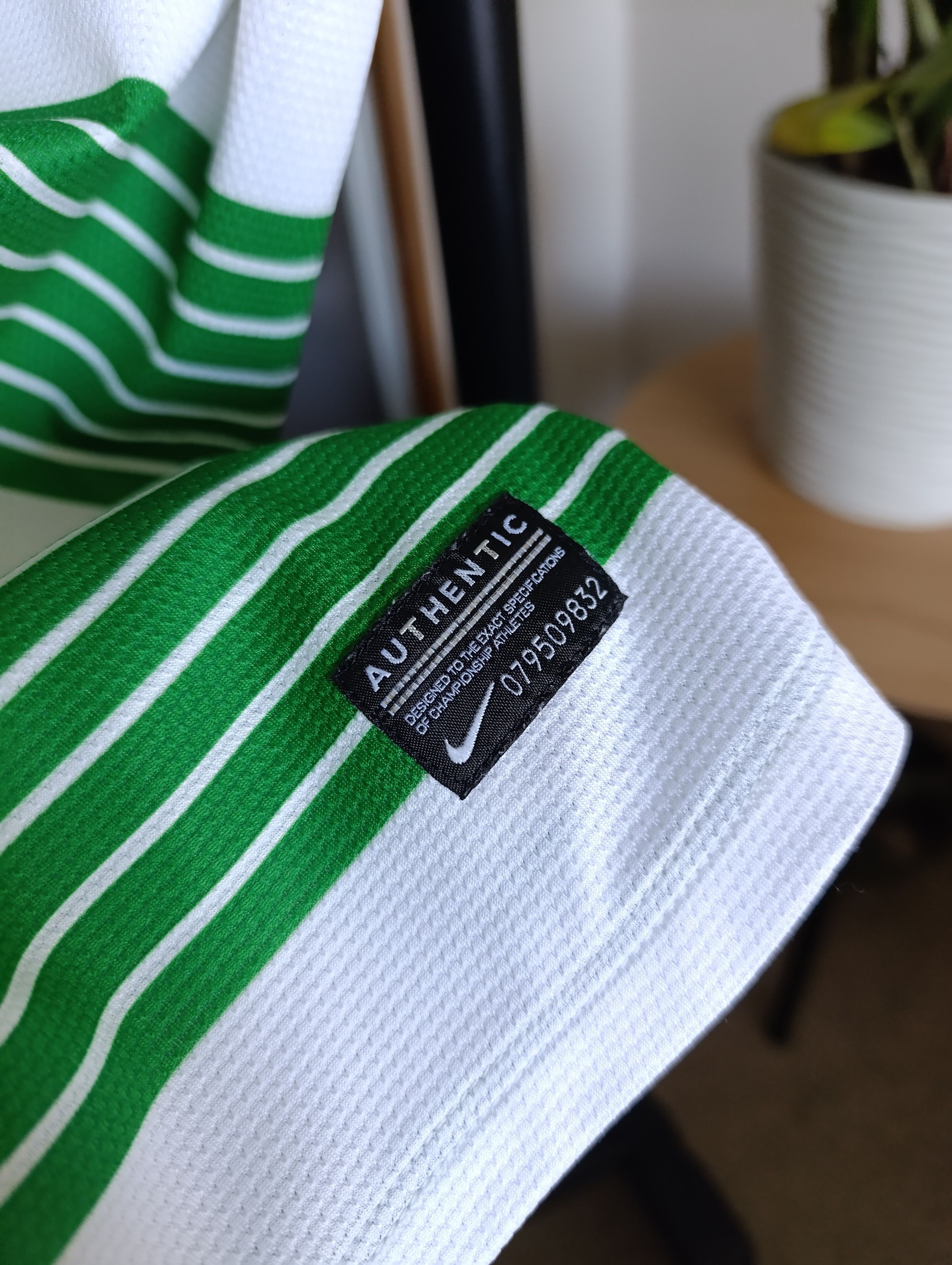 Nike NIKE CELTIC 2013 2015 HOME SHIRT FOOTBALL SOCCER JERSEY Size US S / EU 44-46 / 1 - 8 Thumbnail
