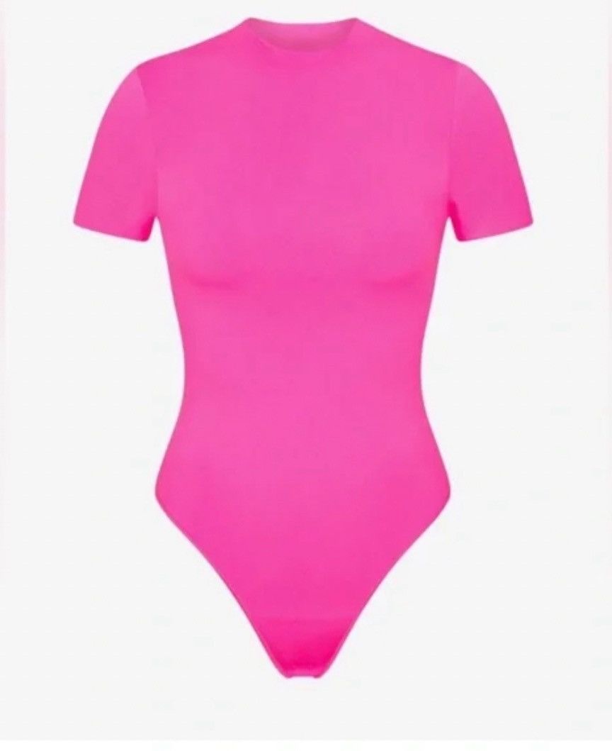 SKIMS SKIMS : ESSENTIAL T-SHIRT BODYSUIT | PINK HIGHLIGHTER Size S / US 4 / IT 40 - 1 Thumbnail