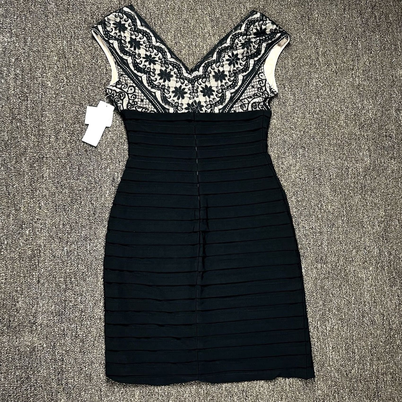 Adrianna Papell Adrianna Papell Womens Black Sleeveless Dress Ribbed Size 10 Sleeveless V-Neck Knee Length Classic Sheath Dress Black Womens Size 10 Size L / US 10 / IT 46 - 3 Thumbnail