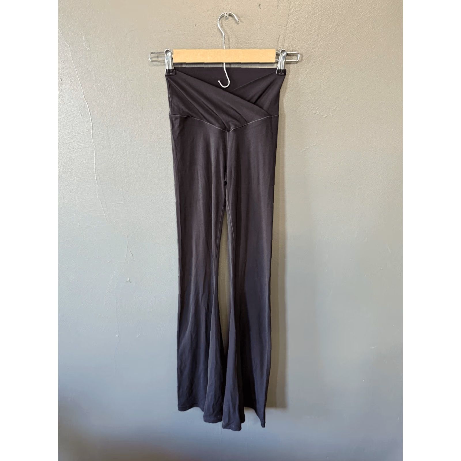 Vintage Offline Aerie Womens Leggings Black Size S Pants Pull-on Flared Inseam 31 inches Size 28" / US 6 / IT 42 - 2 Thumbnail