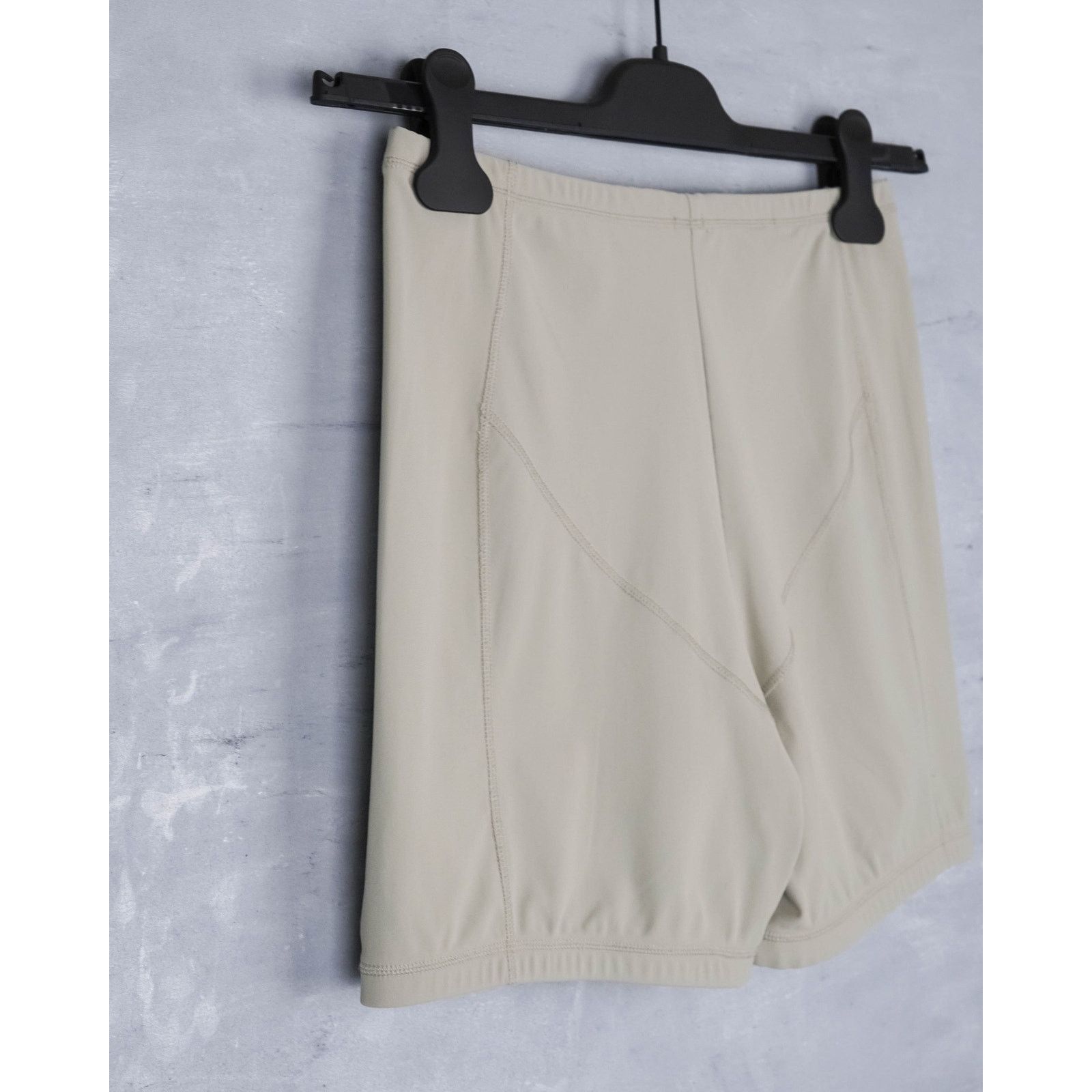 Prada Prada linea rossa beige stretch red logo athletic fit shorts Size US 34 / EU 50 - 5 Thumbnail