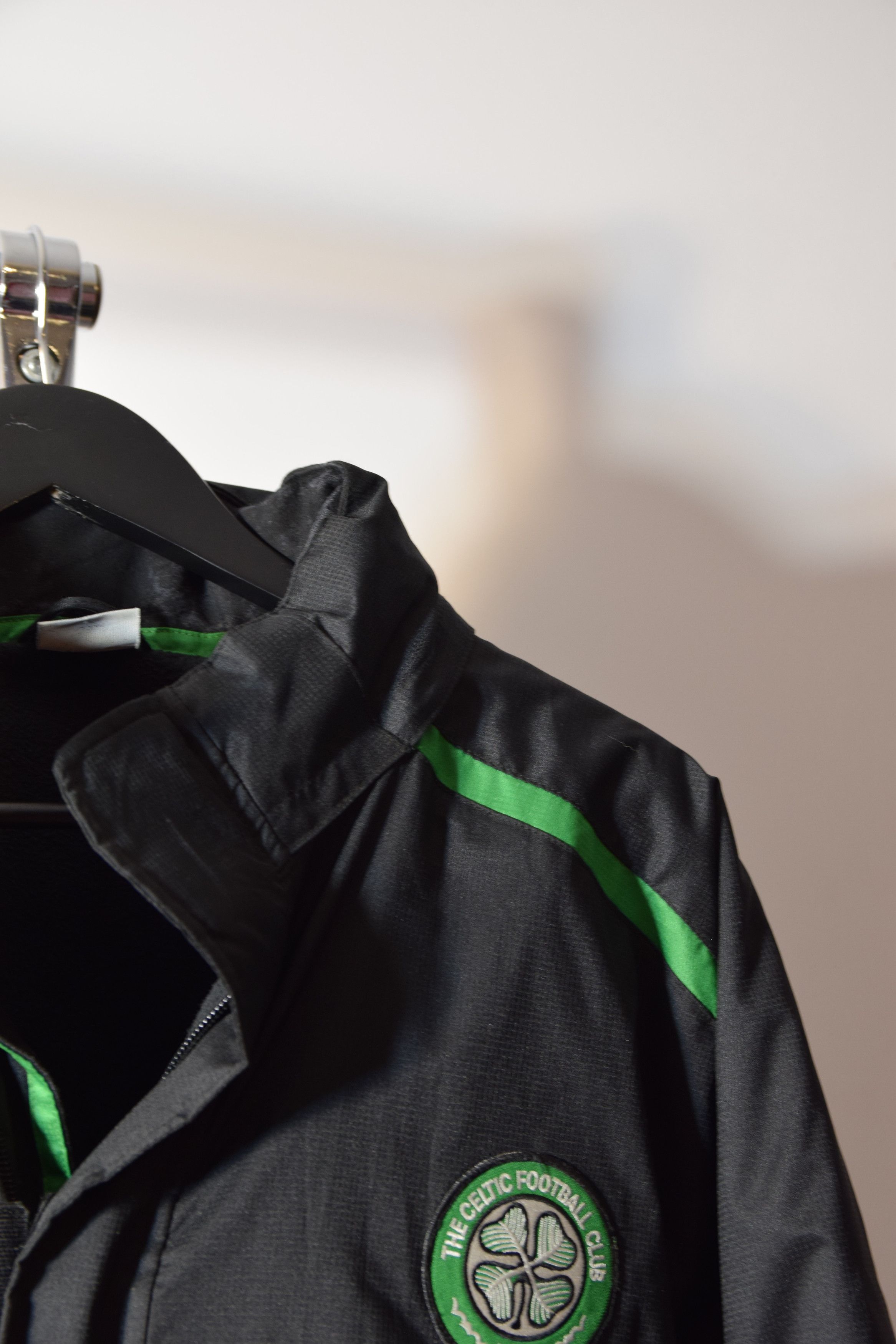 Nike × Vintage Vintage Soccer Celtic Glasgow soccertrack jacket Nike size L Size US L / EU 52-54 / 3 - 6 Thumbnail