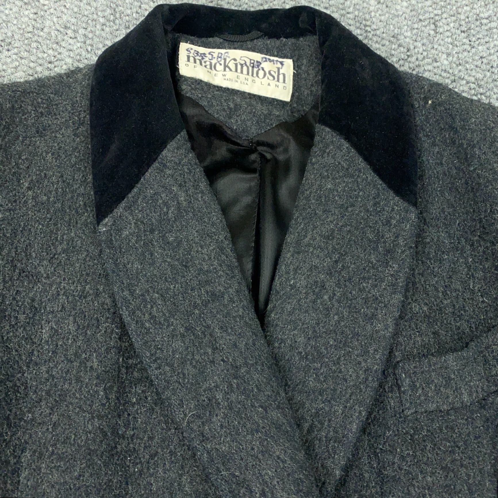 Mackintosh VINTAGE Mackintosh Coat Womens 12 Gray Wool Jacket Lined Velvet Collar Size XL / US 12-14 / IT 48-50 - 3 Thumbnail