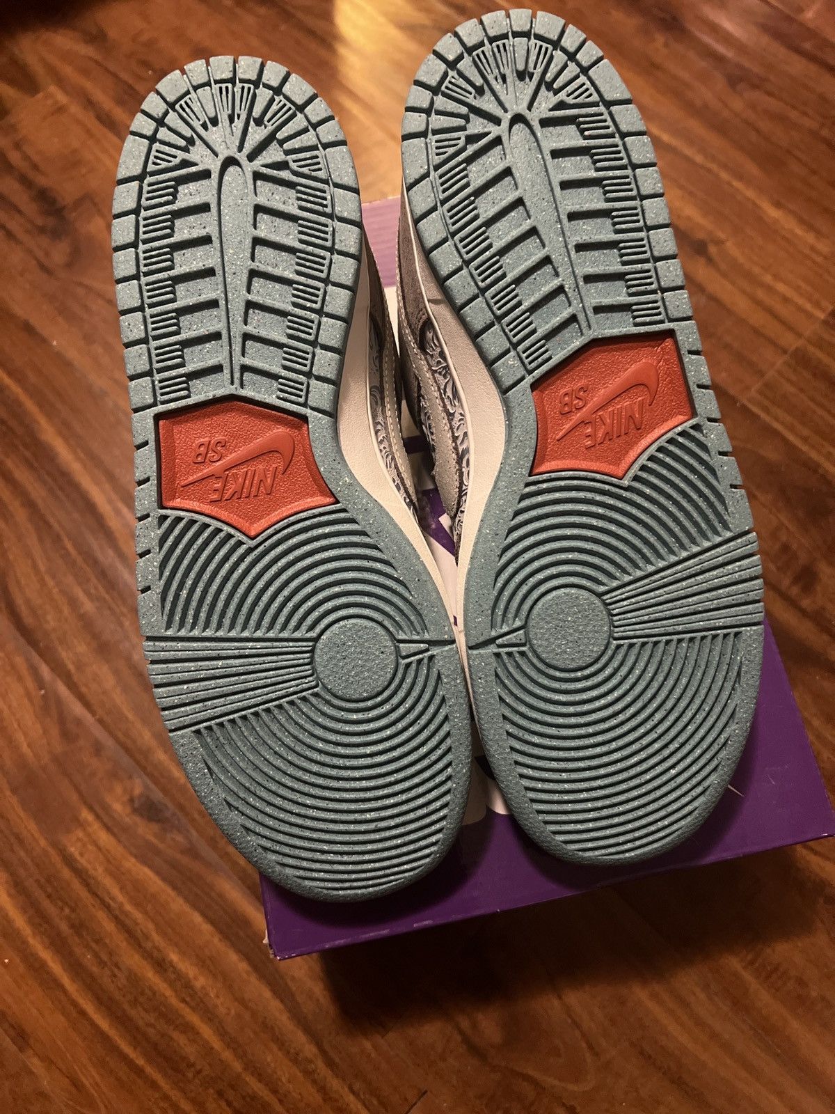 Nike SB Dunk Big Money Savings Size US 10 / EU 43 - 9 Thumbnail