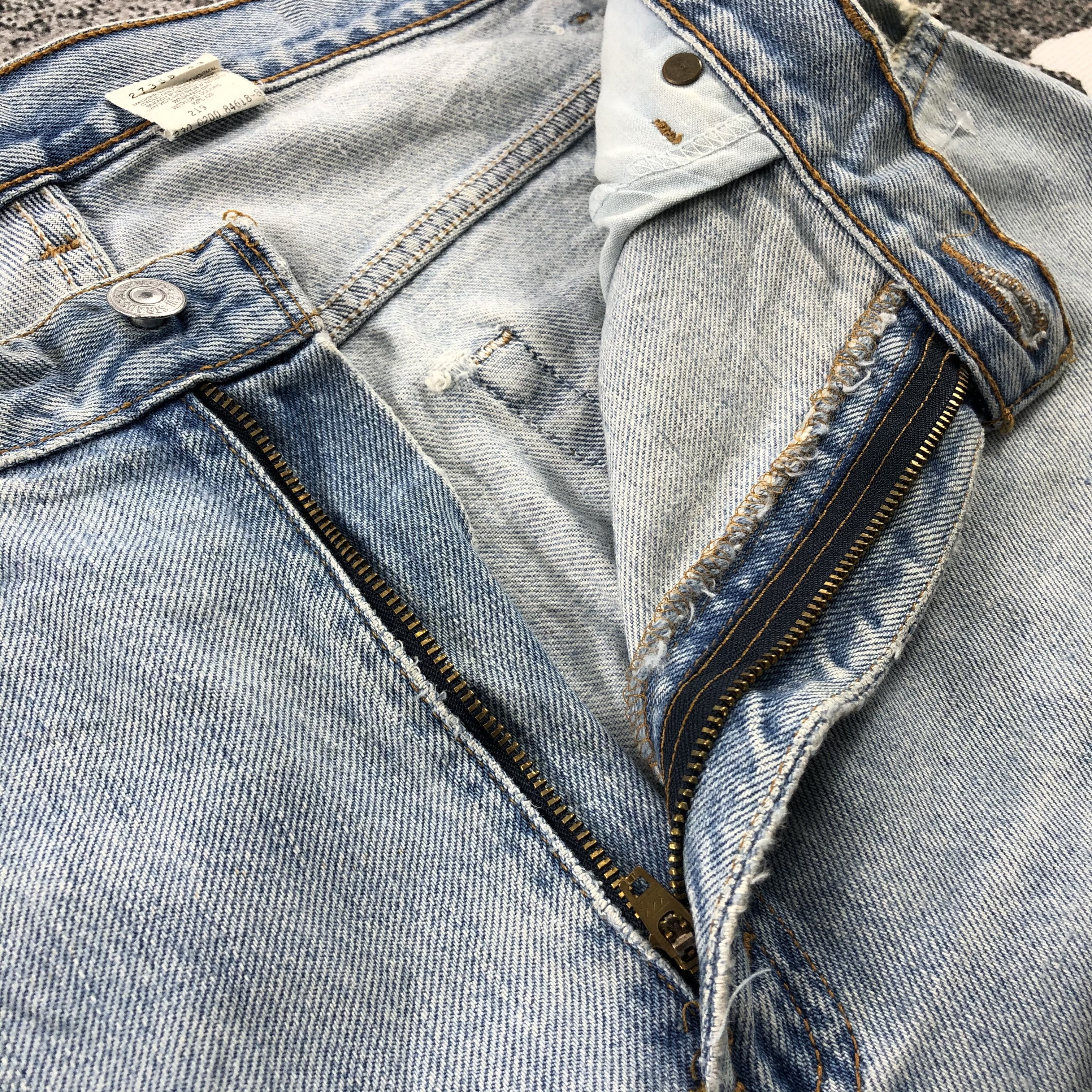 Levi's Vintage Levis 560 Jeans Medium Wash Denim KJ577 Size US 34 / EU 50 - 8 Thumbnail