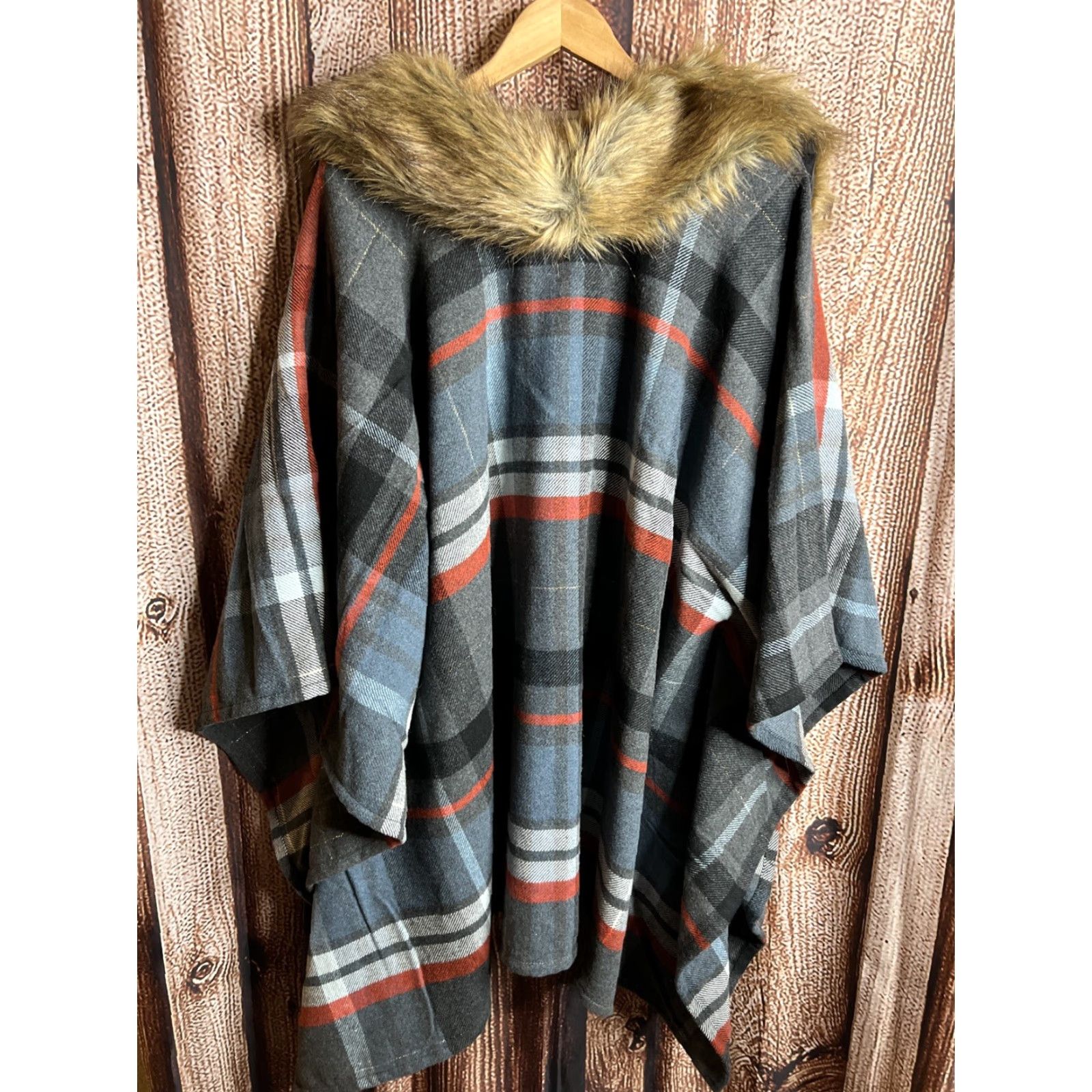 Merona Merona Faux Fur Knit Shawl Wrap Sweater S/M Knit Poncho Plaid Grey EUC Size ONE SIZE - 4 Thumbnail