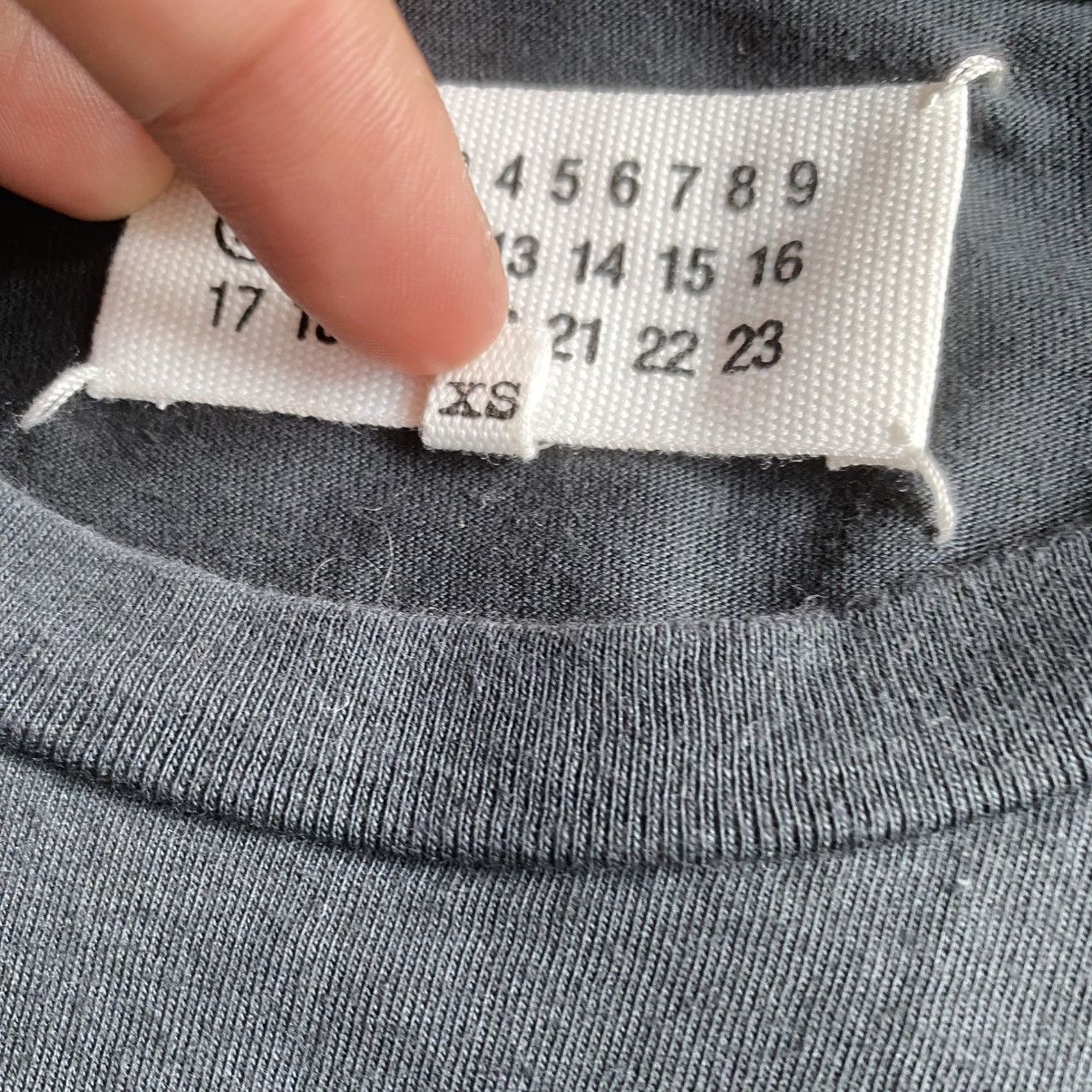 Maison Margiela Margiela Number Logo Black On Black T Shirt Size US XS / EU 42 / 0 - 5 Thumbnail