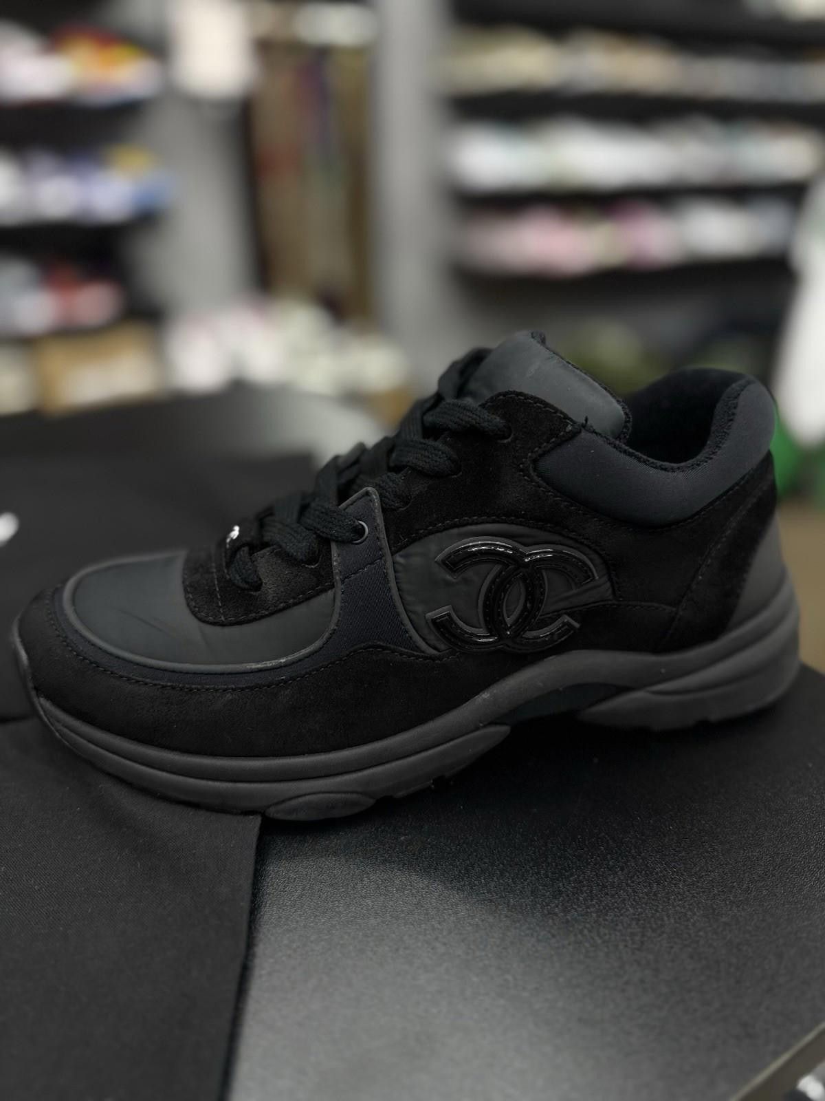 Chanel Size 39EU/9US (W) - Chanel CC Logo Sneaker Black $1300 Size US 9 / IT 39 - 4 Thumbnail
