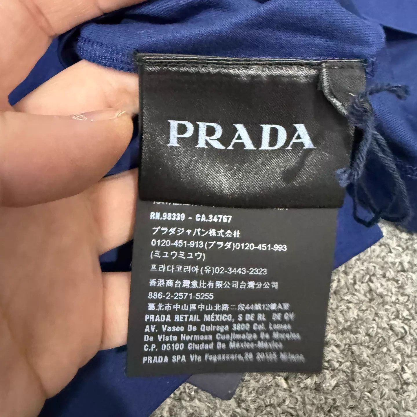 Prada Prada Blue Neck Triangle Logo Long Sleeve M Unused Size M / US 6-8 / IT 42-44 - 4 Thumbnail