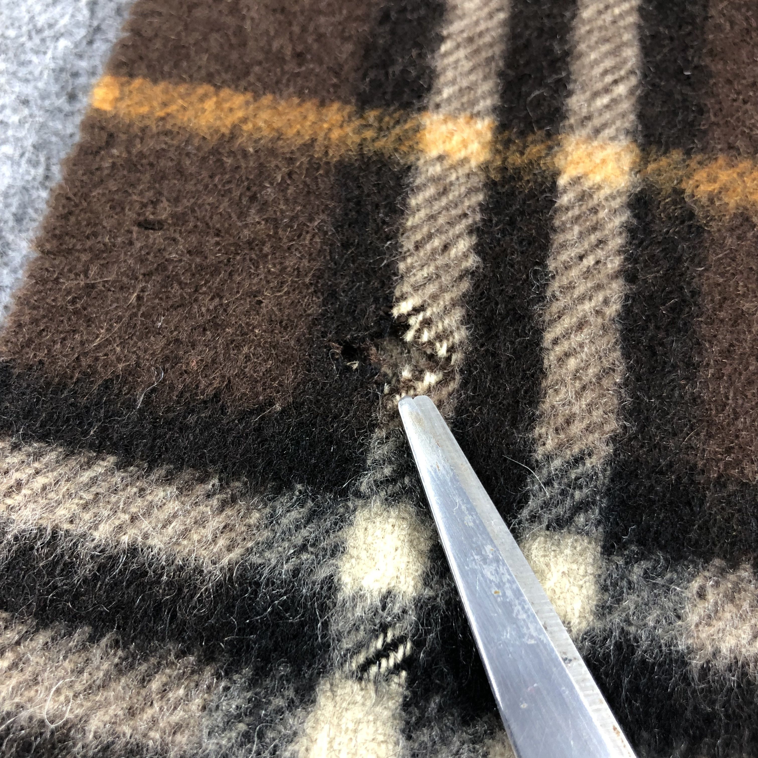 Burberry Burberry Nova Check Brown Scarf Muffler Cashmere V982 Size ONE SIZE - 6 Thumbnail