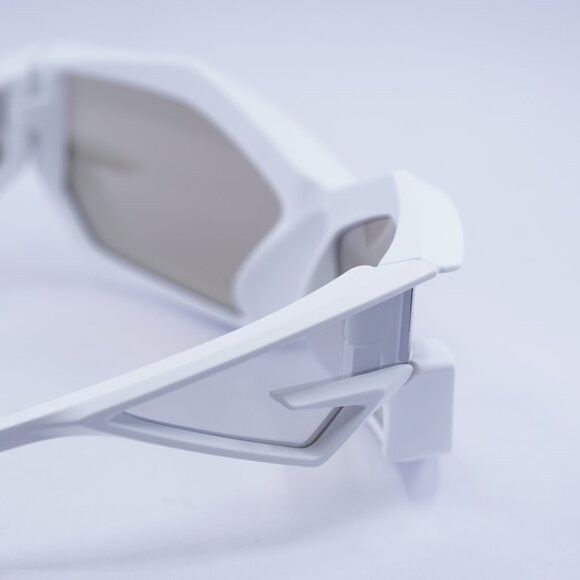 Givenchy Givenchy GV40049U 21C Sunglasses White Geometric Frame Size ONE SIZE - 8 Thumbnail