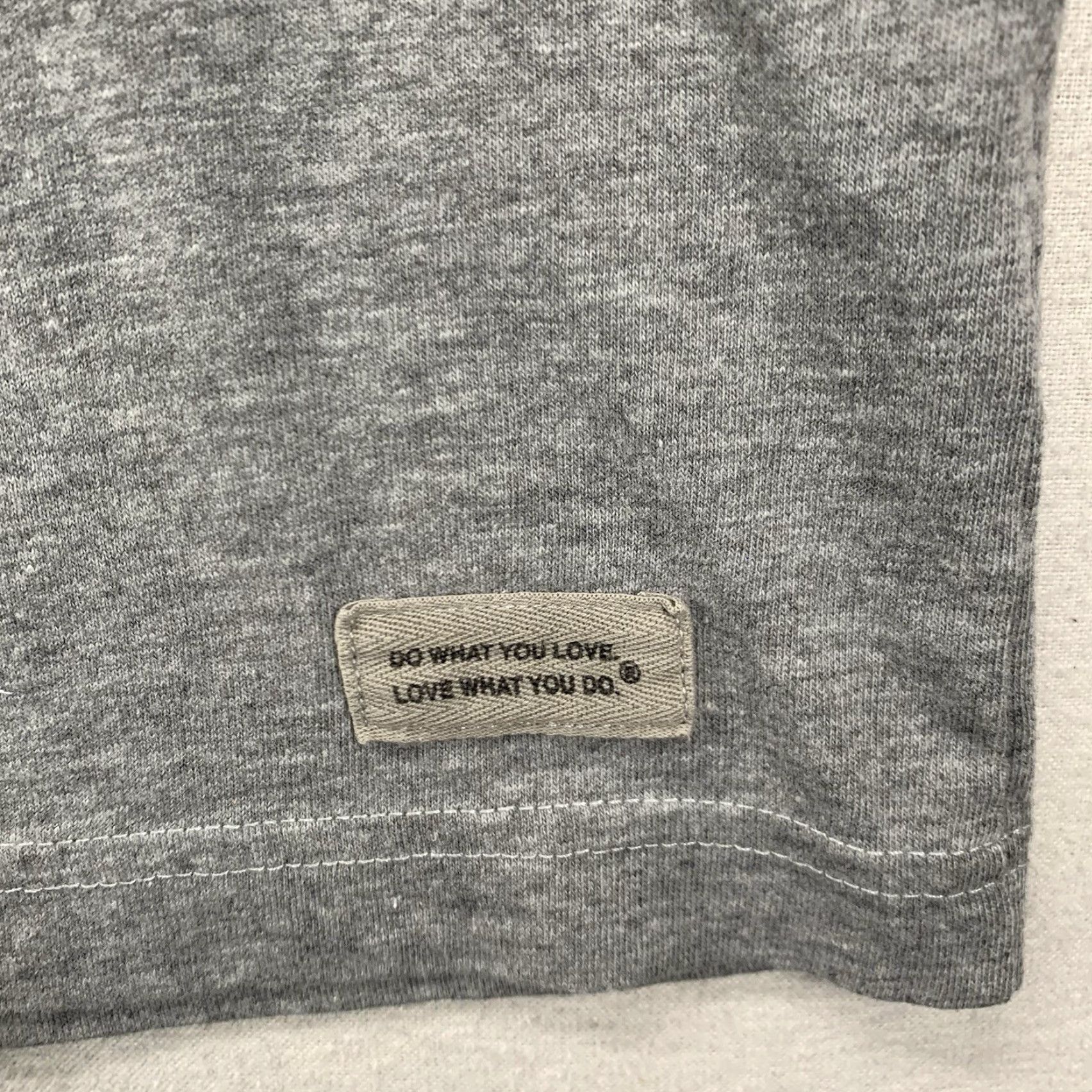 Life is Good VINTAGE Life is Good Mens XL Gray Graphic T-Shirt Short Sleeve Casual Activewear Pullover Logo Size US XL / EU 56 / 4 - 7 Thumbnail