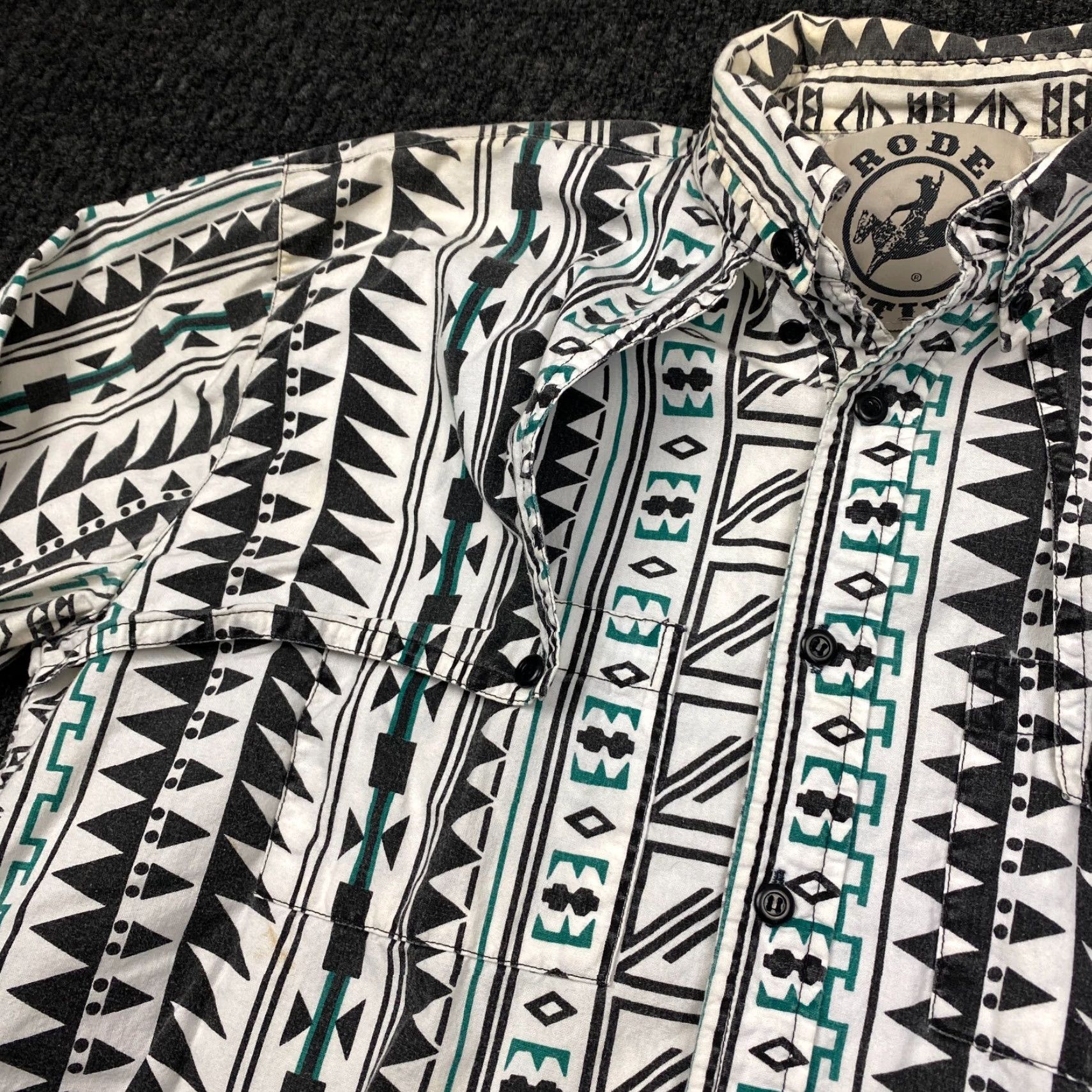 Vintage VINTAGE Rodeo Active Button-Up Shirt Geometric Aztec Western M Mens Size US M / EU 48-50 / 2 - 4 Thumbnail