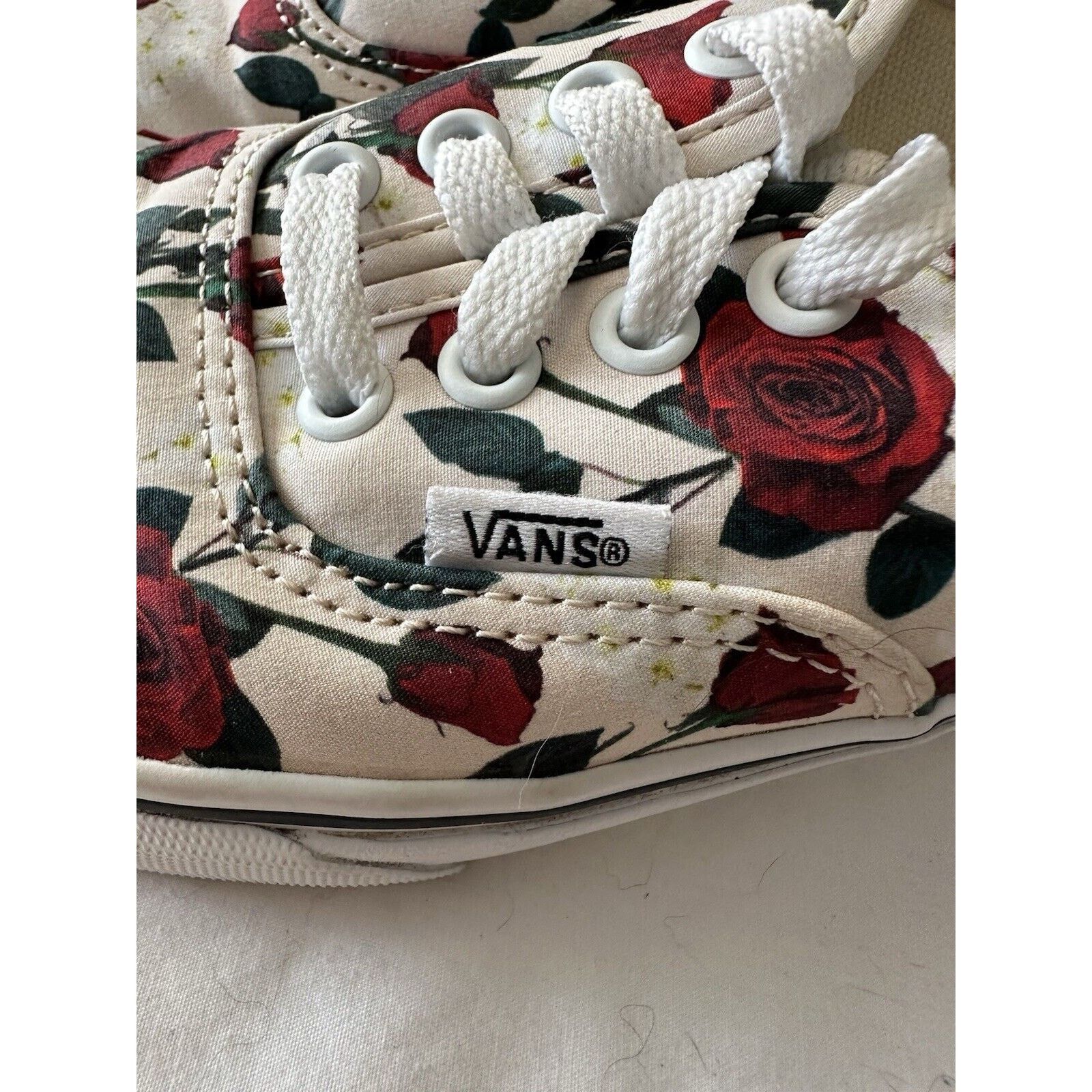 Vans VANS Authentic shoes women Sz 5.5/ Mens 4 Roses Flower Skate Size US 5.5 / IT 35.5 - 4 Thumbnail
