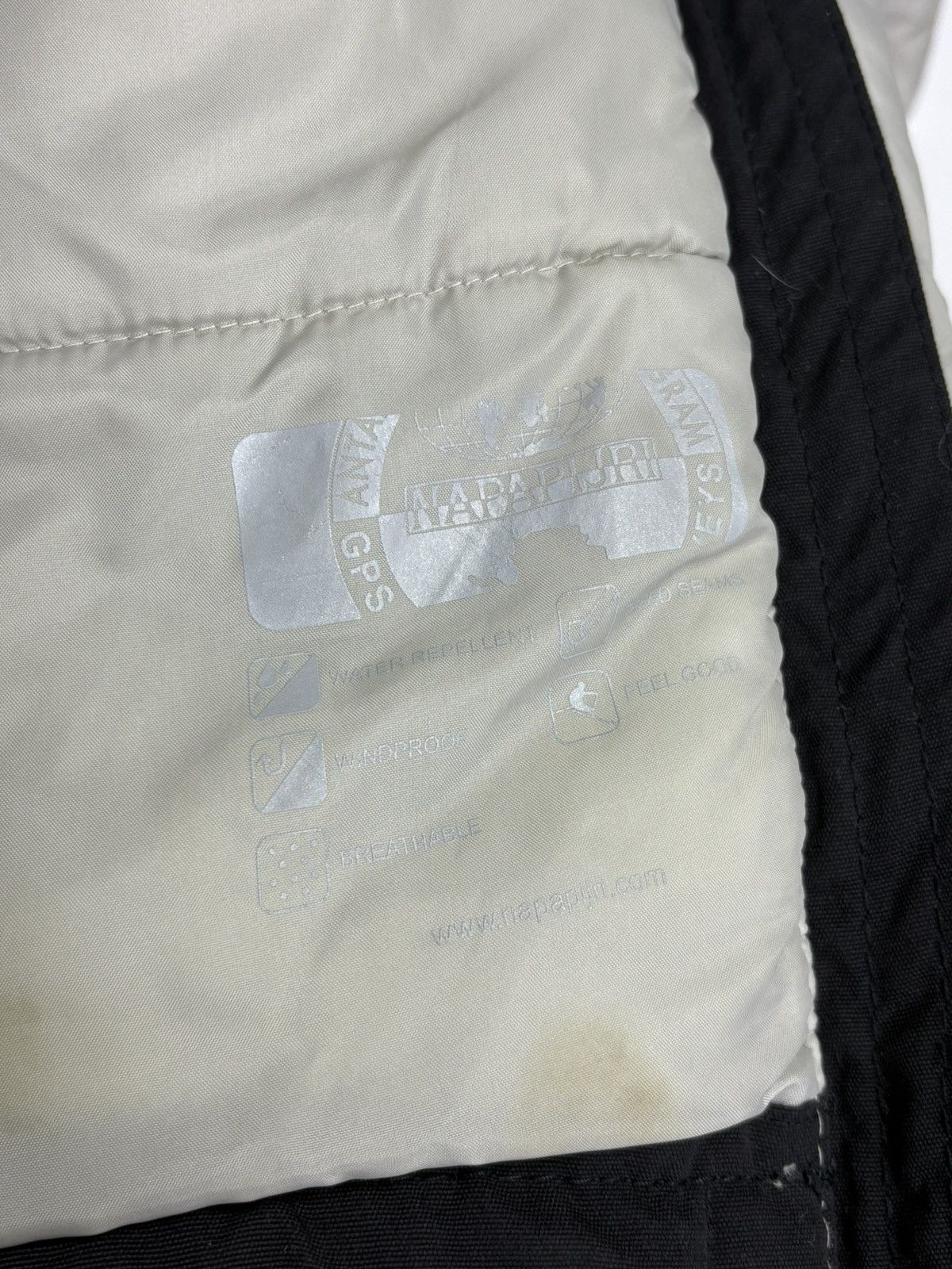 Napapijri Men’s Napapijri Skidoo Winter Jacket Anorak Ski size M Size US M / EU 48-50 / 2 - 23 Thumbnail