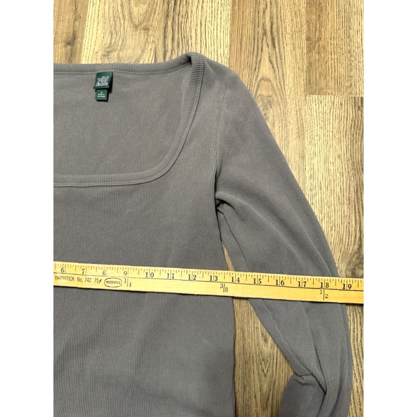 Vintage Wild Fable Shirt Women's Small Gray Long Sleeve Crop Top Scoop Neck Size S / US 4 / IT 40 - 6 Thumbnail