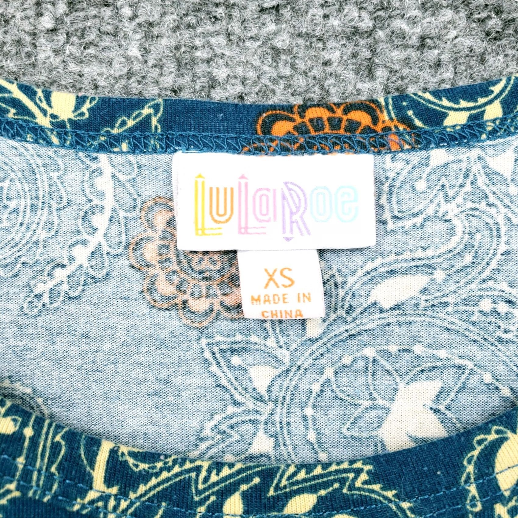 Vintage LuLaRoe Dress Womens XS Blue Paisley T-Shirt Swing Hi-Low Pocket Short Sleeve Size XS / US 0-2 / IT 36-38 - 3 Thumbnail