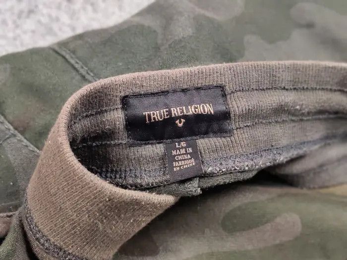 True Religion True Religion Vintage 90's Camo Logo Cotton Casual Shorts Size US 34 / EU 50 - 8 Thumbnail