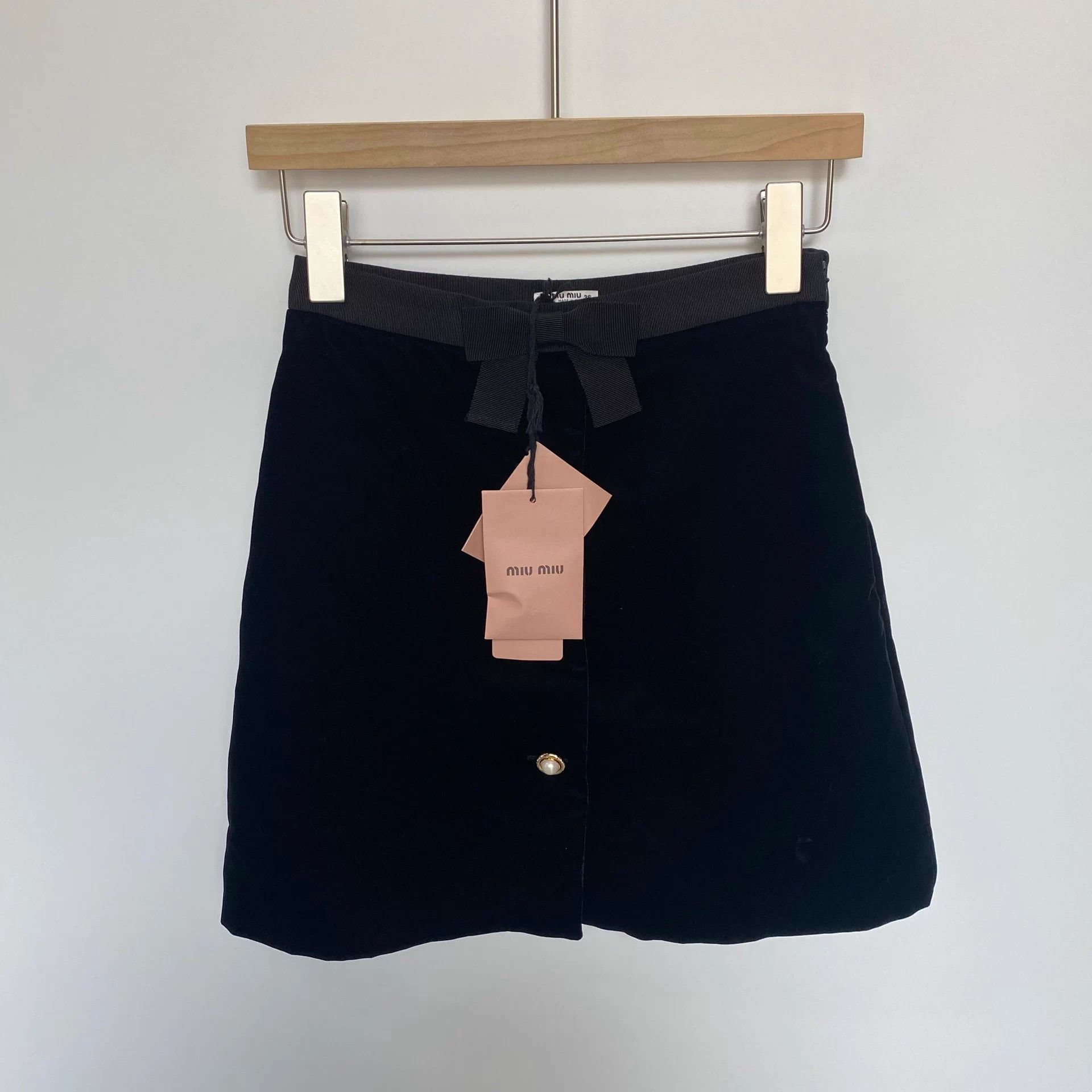 Miu Miu MIU MIU Bow Skirt 36 Size 25" / US 0 / IT 36 - 1 Thumbnail