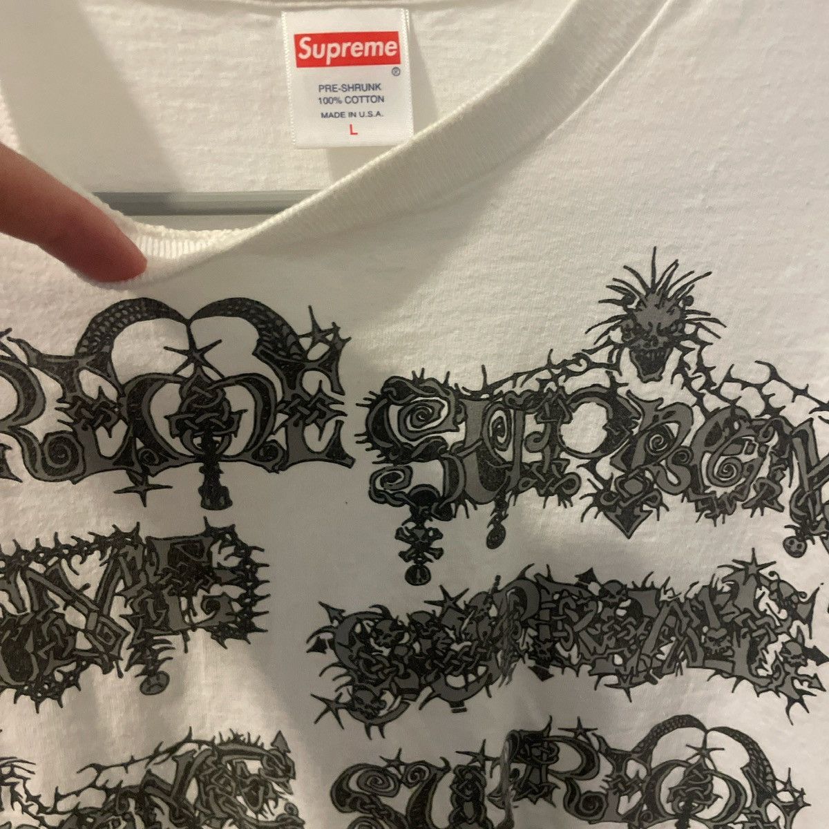 Supreme White black and grey skull supreme shirt Size US M / EU 48-50 / 2 - 3 Thumbnail