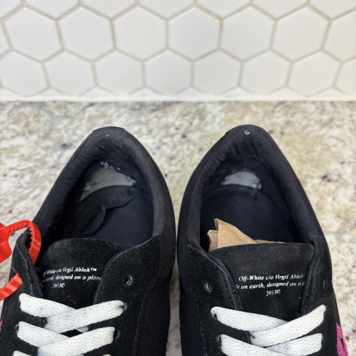 Off-White Size 11/45 EU-Off-White Vulc Low Black Fuchsia Clean W Box Size US 11 / EU 44 - 6 Thumbnail
