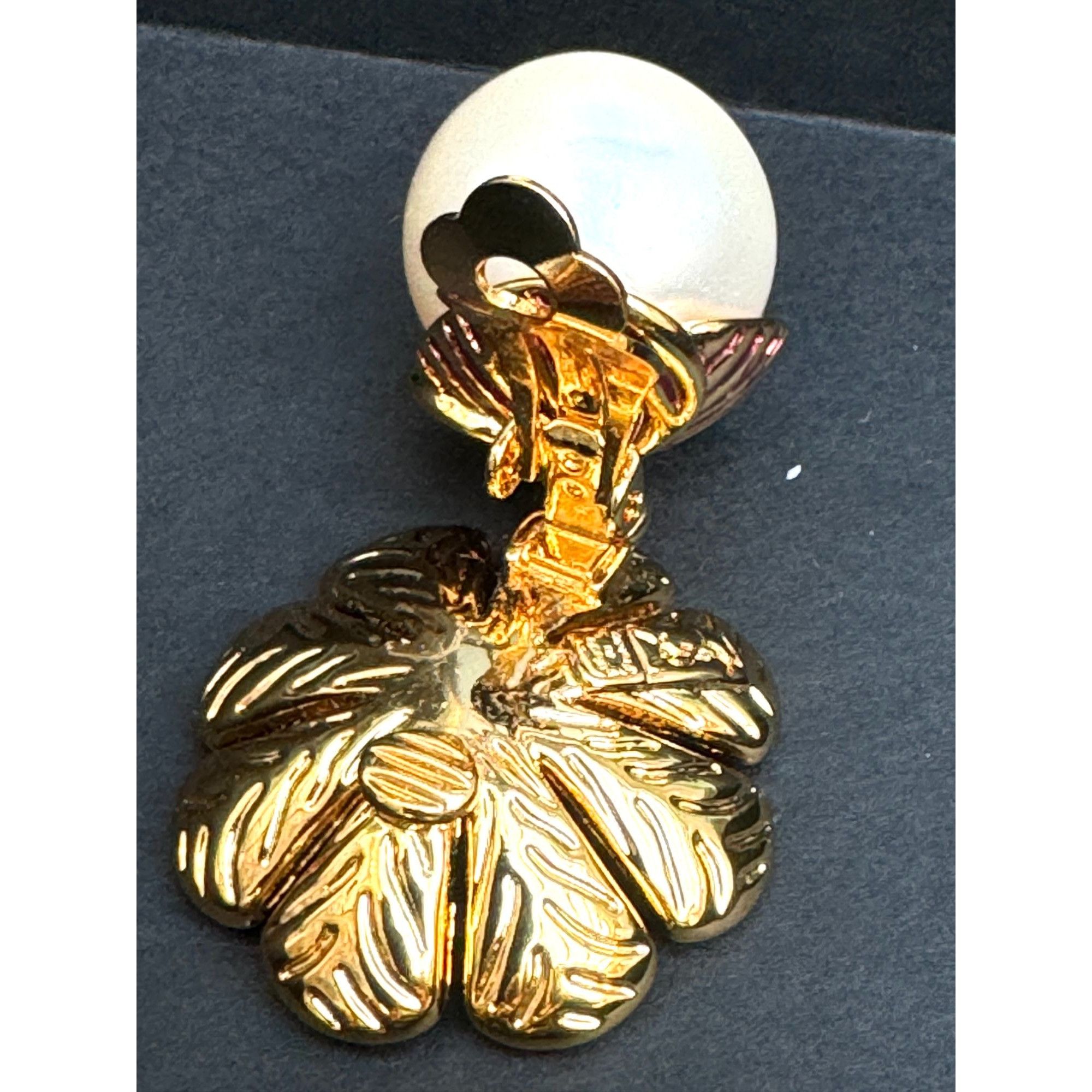 Yves Saint Laurent Gripoix Statement Floral Design Size ONE SIZE - 2 Thumbnail